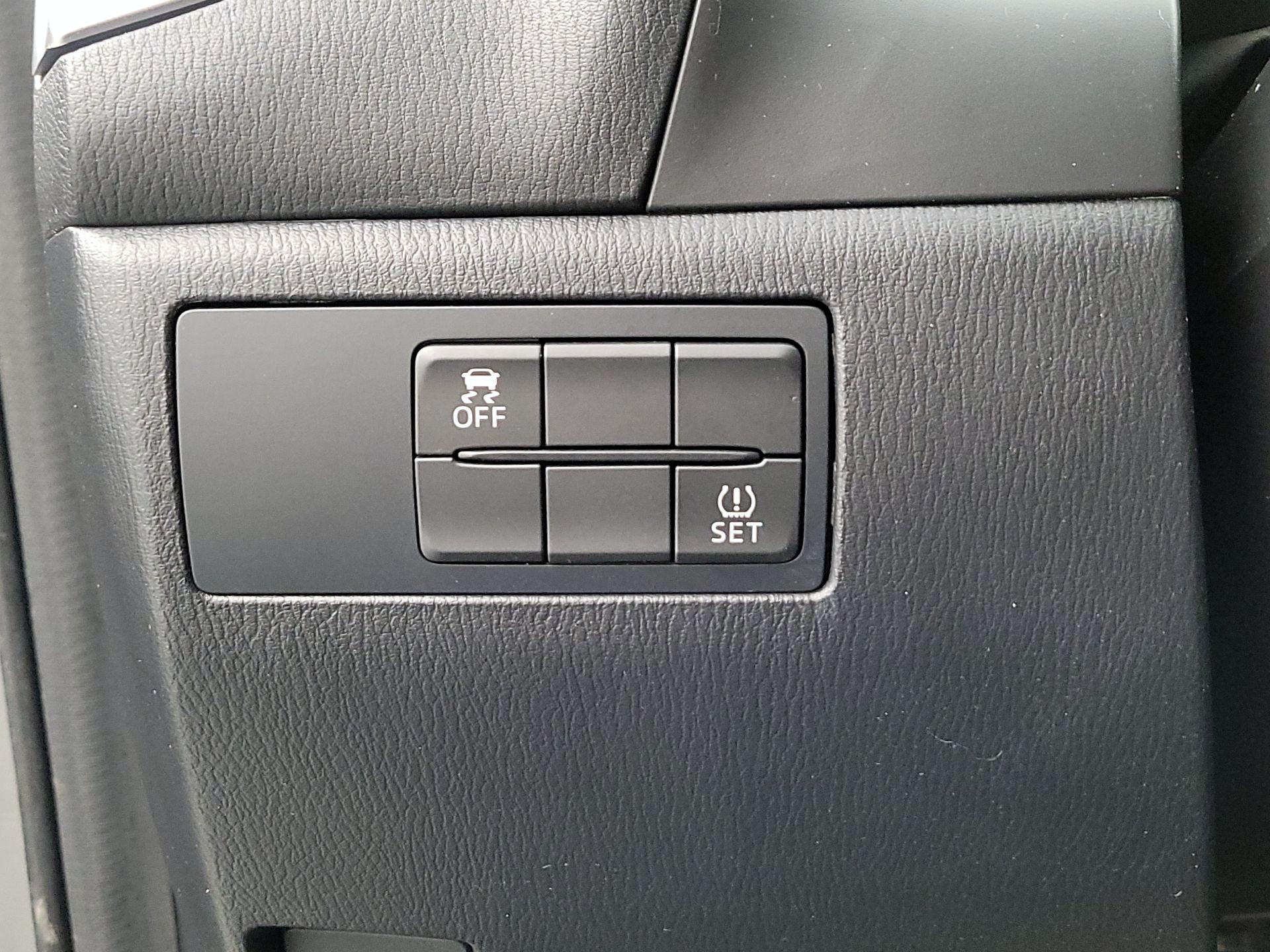 Thumbnail: 2017 Mazda Mazda3 - 13