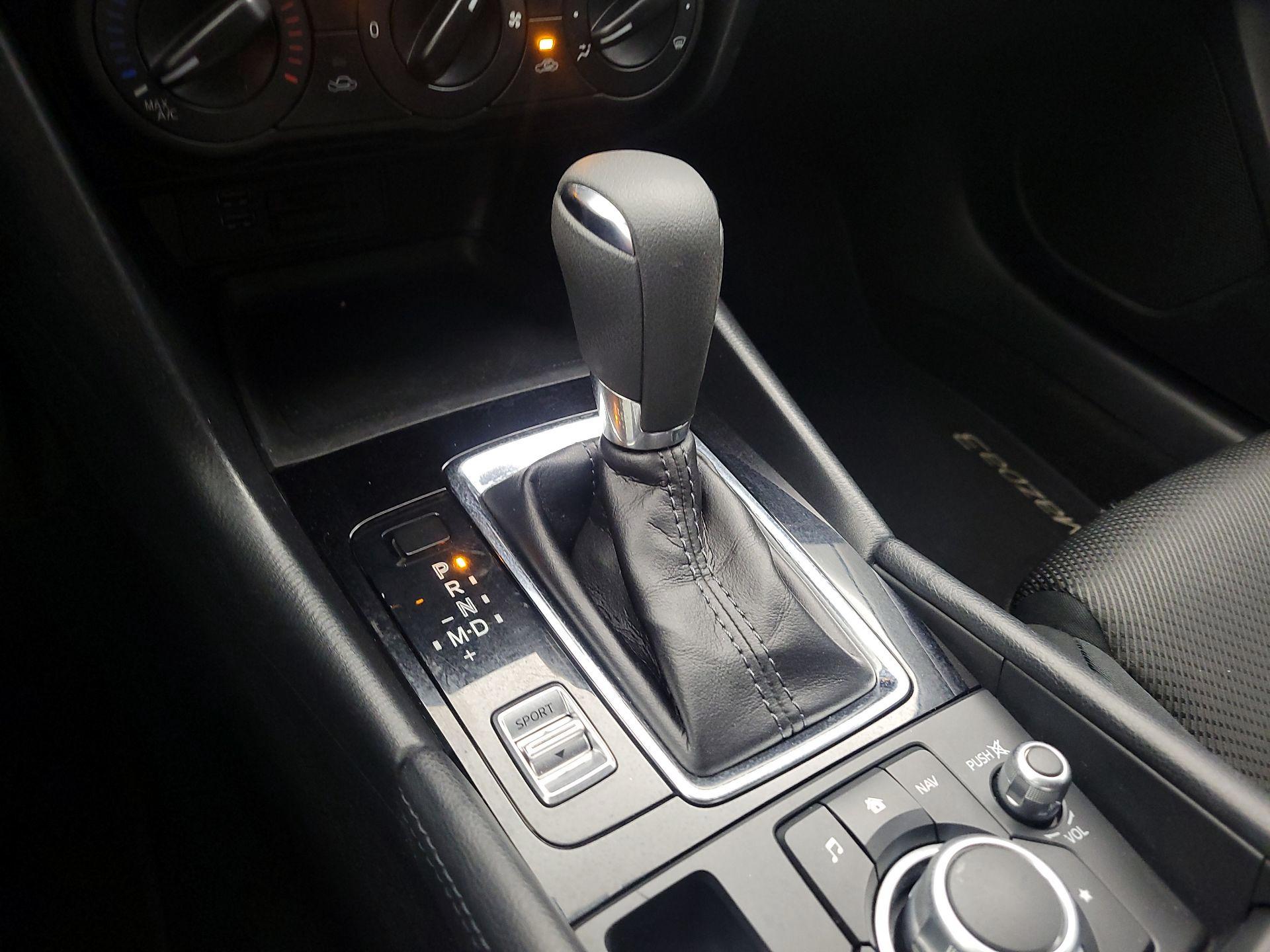 Thumbnail: 2017 Mazda Mazda3 - 18