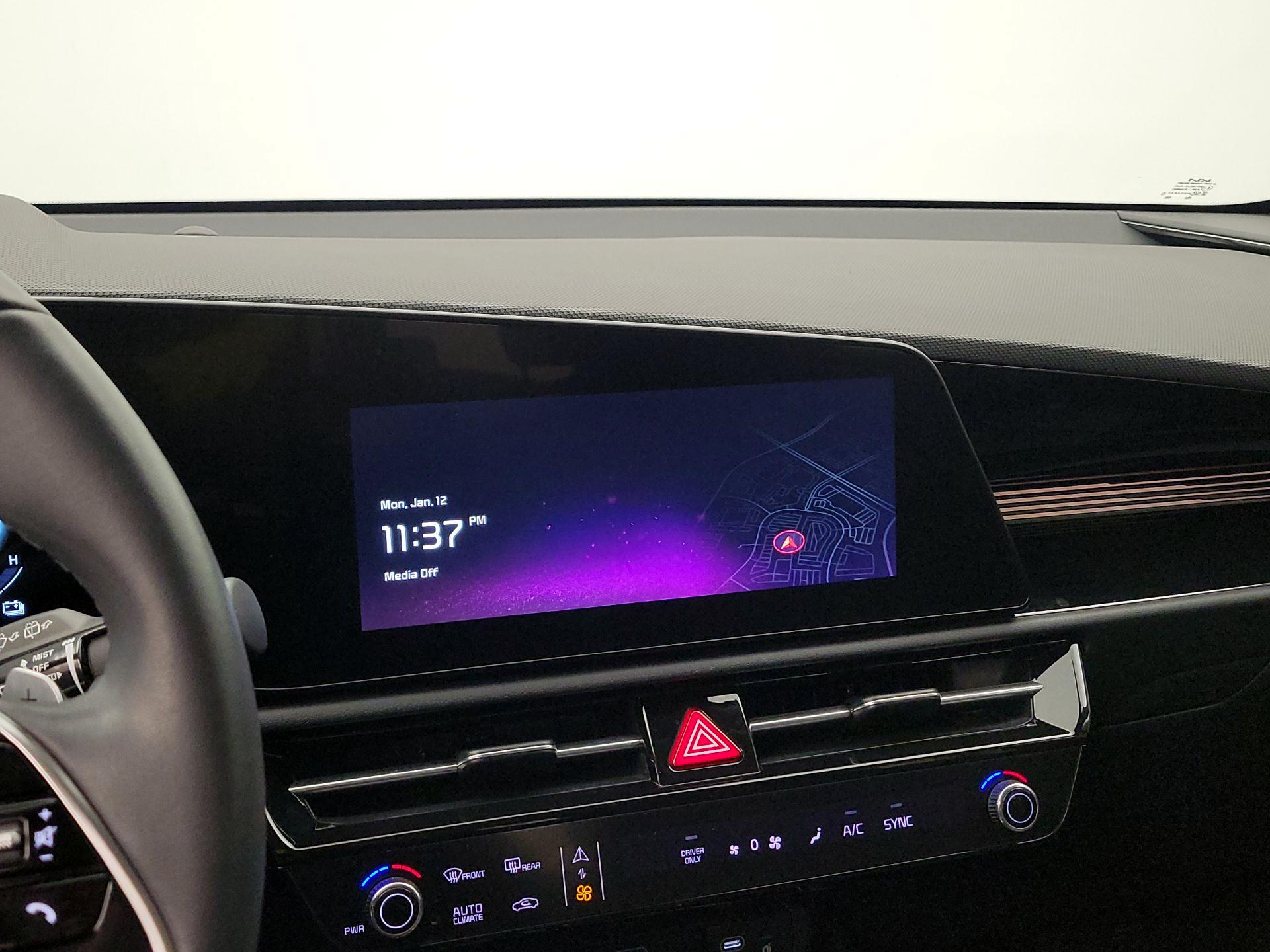 Thumbnail: 2023 Kia Niro - 16