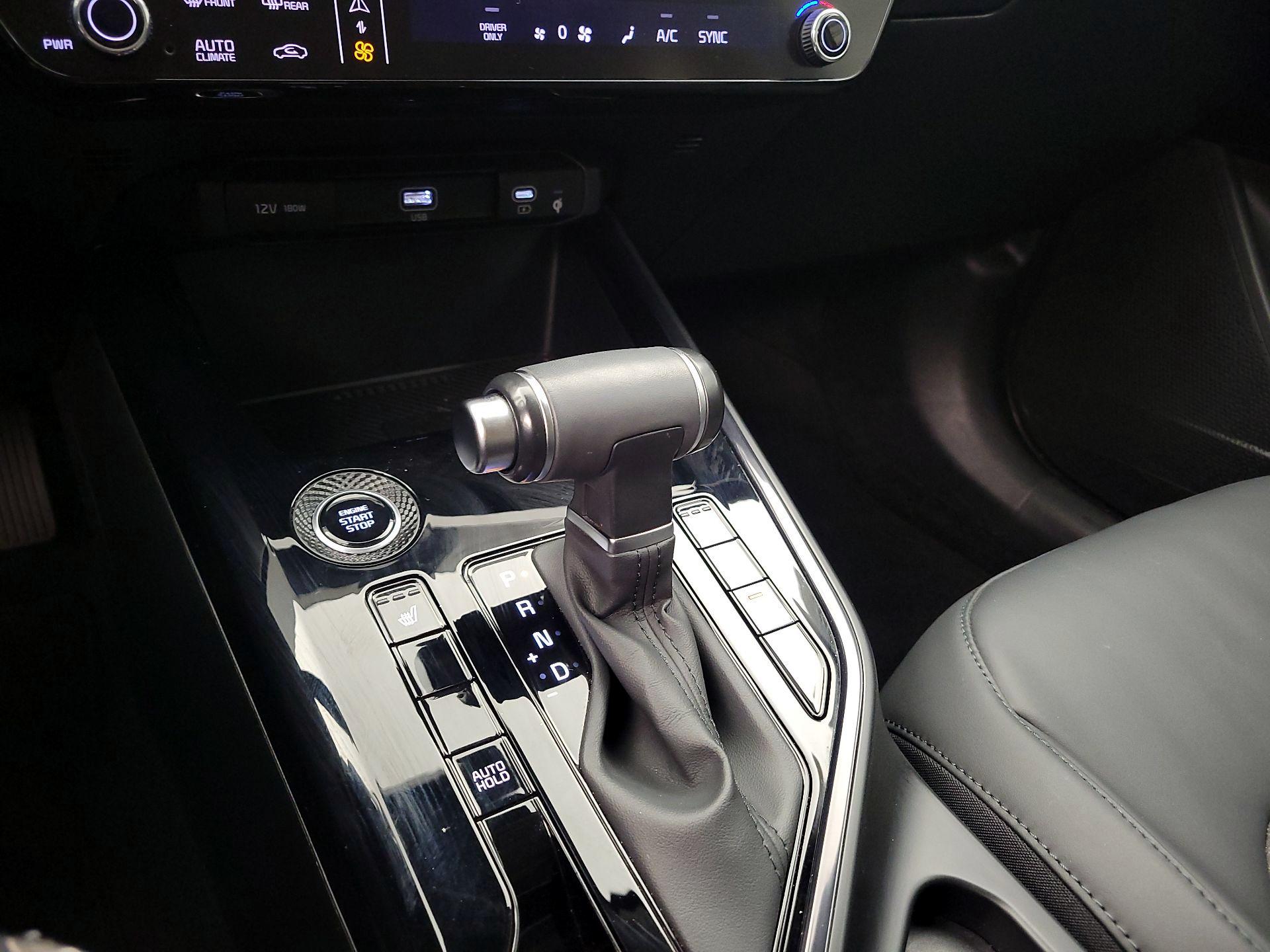 Thumbnail: 2023 Kia Niro - 18