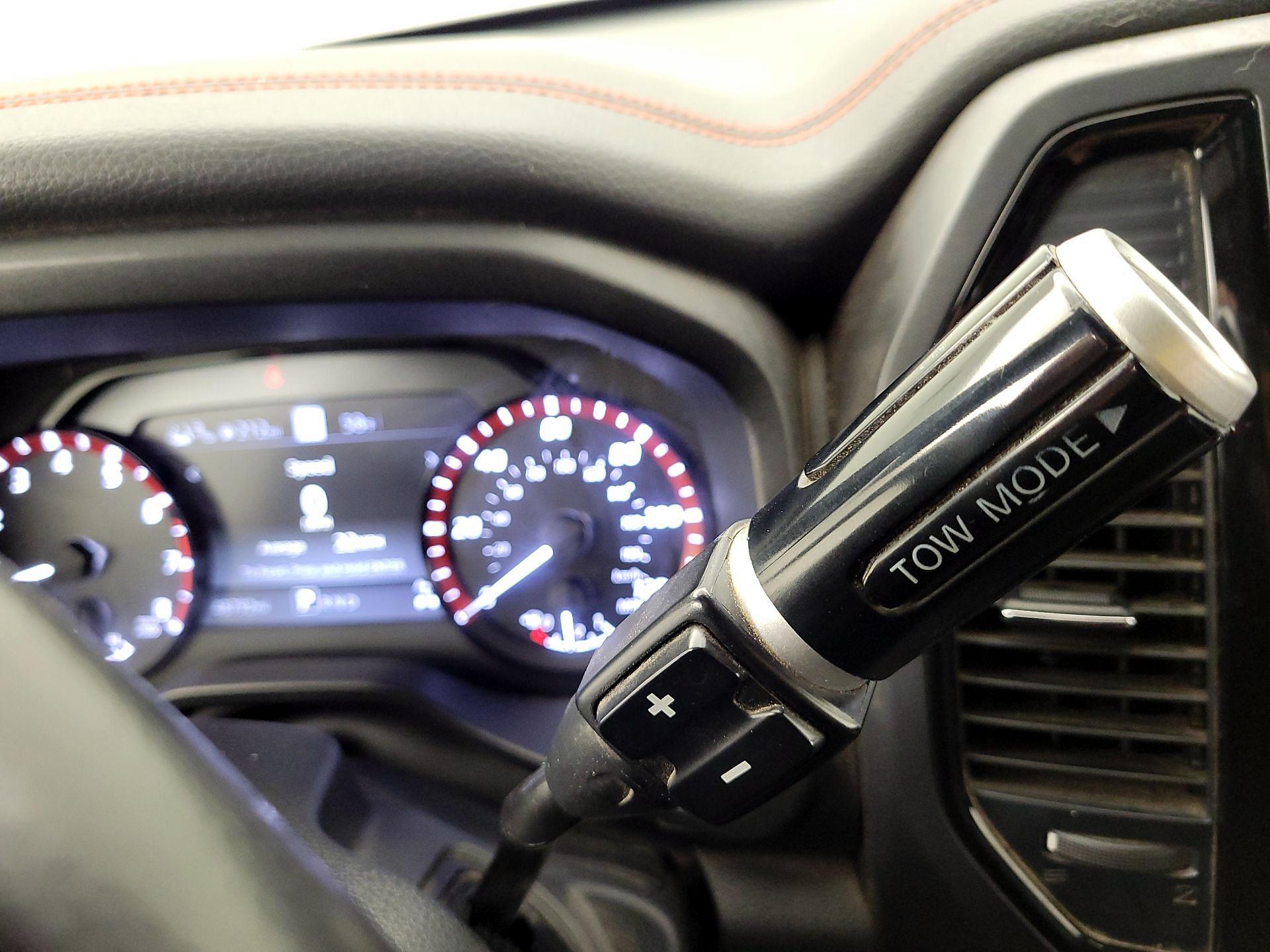 Thumbnail: 2020 Nissan Titan - 17