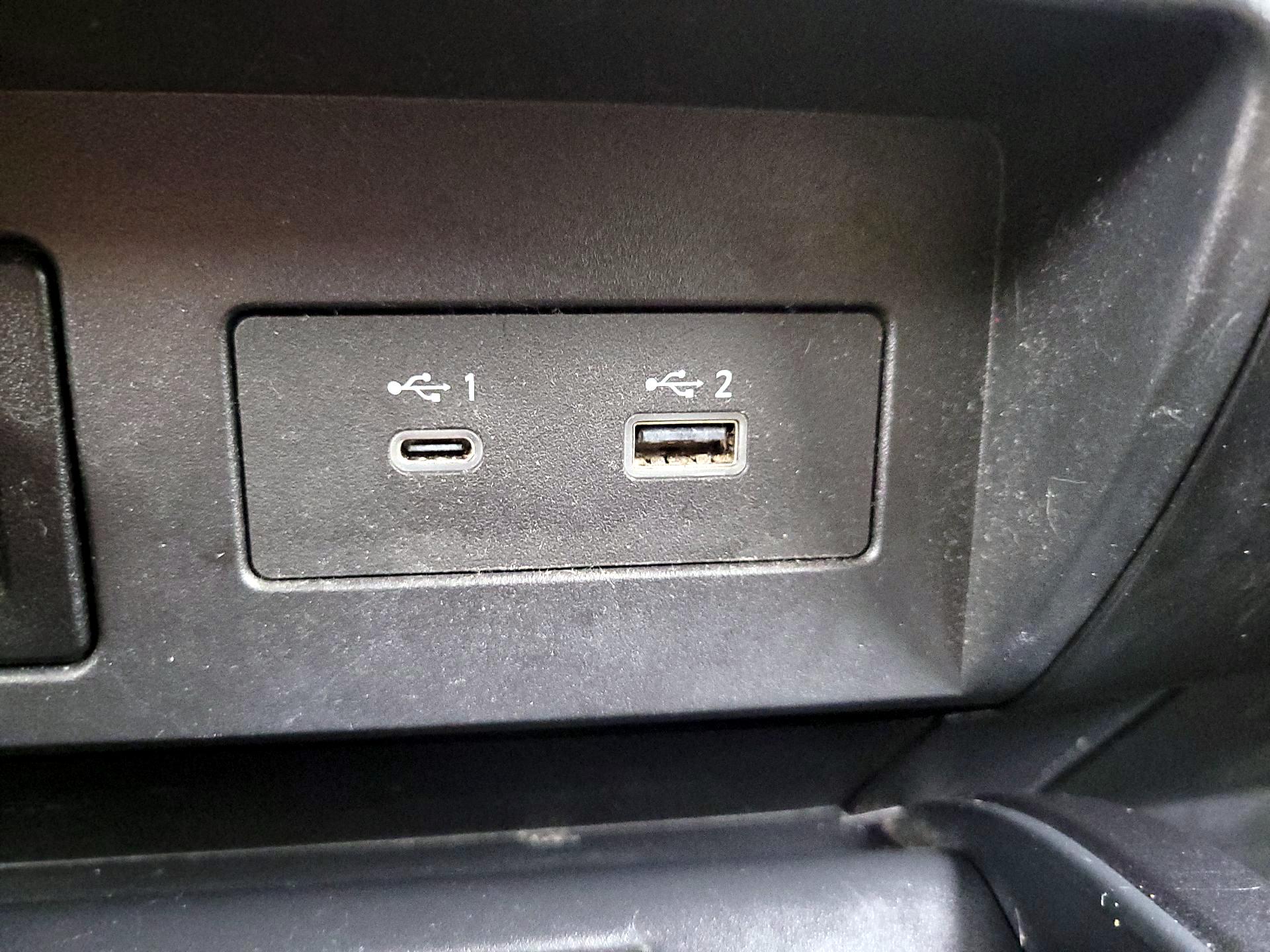 Thumbnail: 2020 Nissan Titan - 18