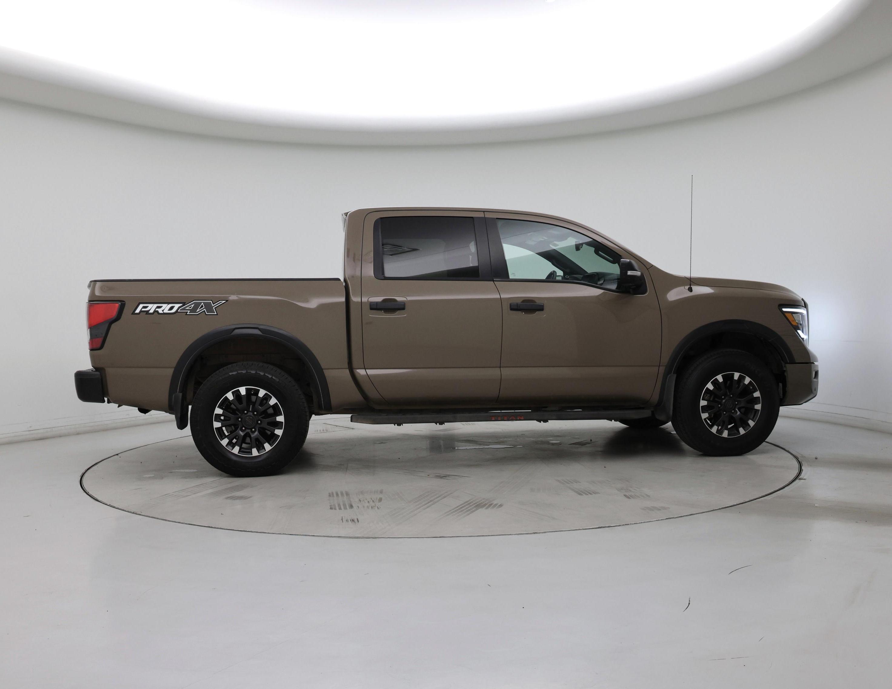 Thumbnail: 2020 Nissan Titan - 7
