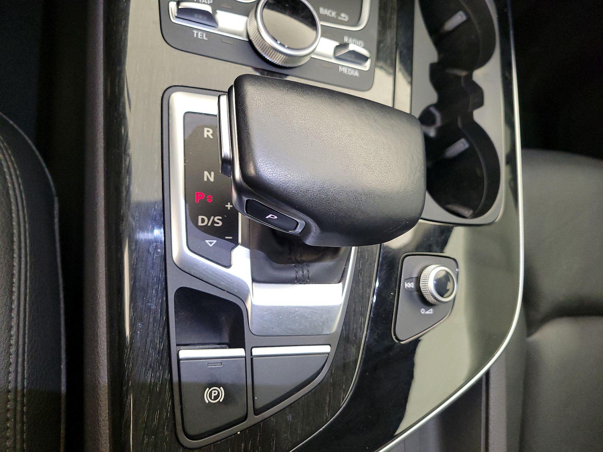 Thumbnail: 2019 Audi Q7 - 17