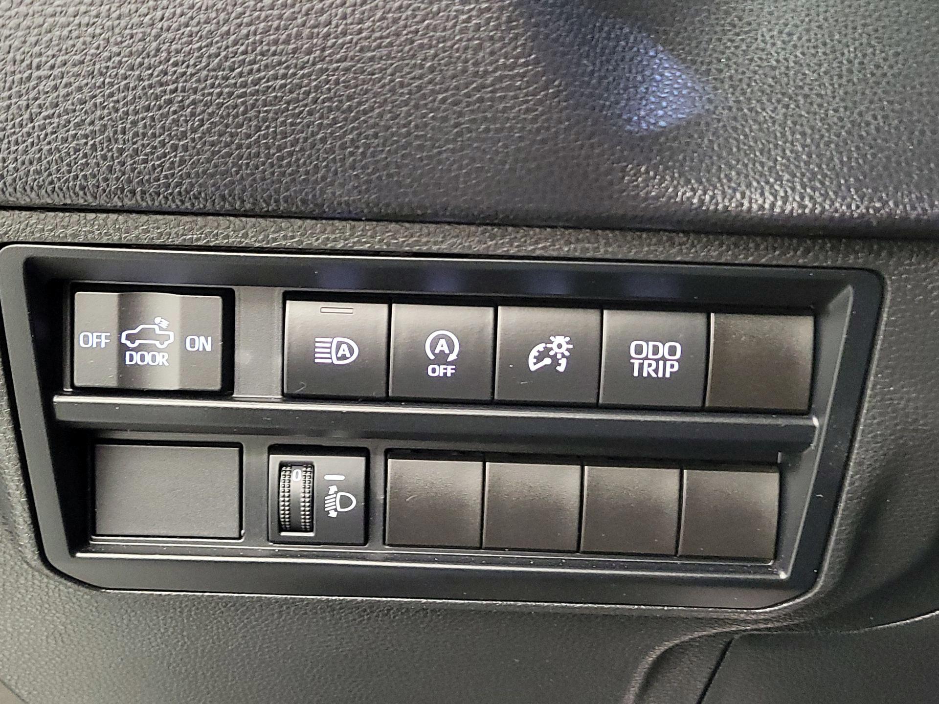 Thumbnail: 2023 Toyota Tundra - 13