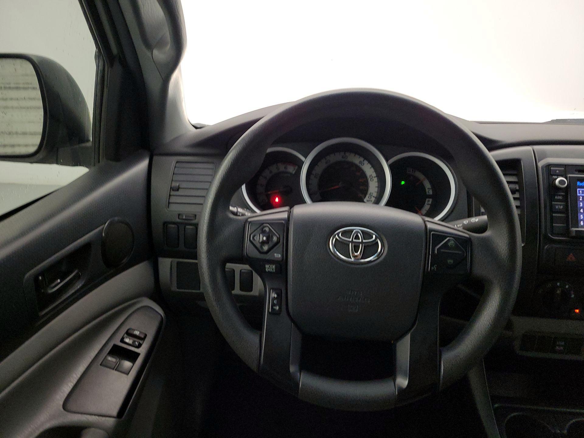 Thumbnail: 2015 Toyota Tacoma - 10