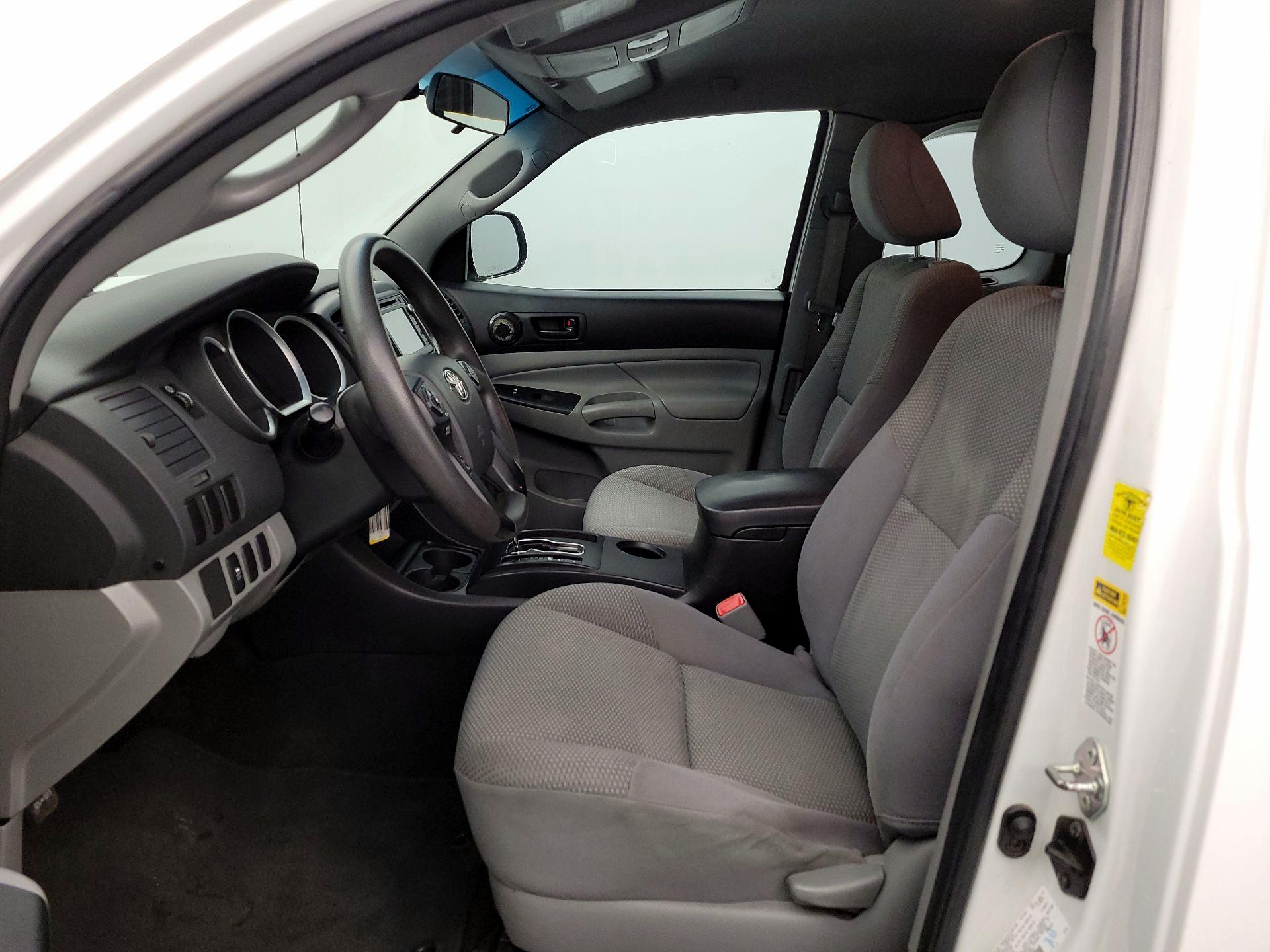 Thumbnail: 2015 Toyota Tacoma - 11