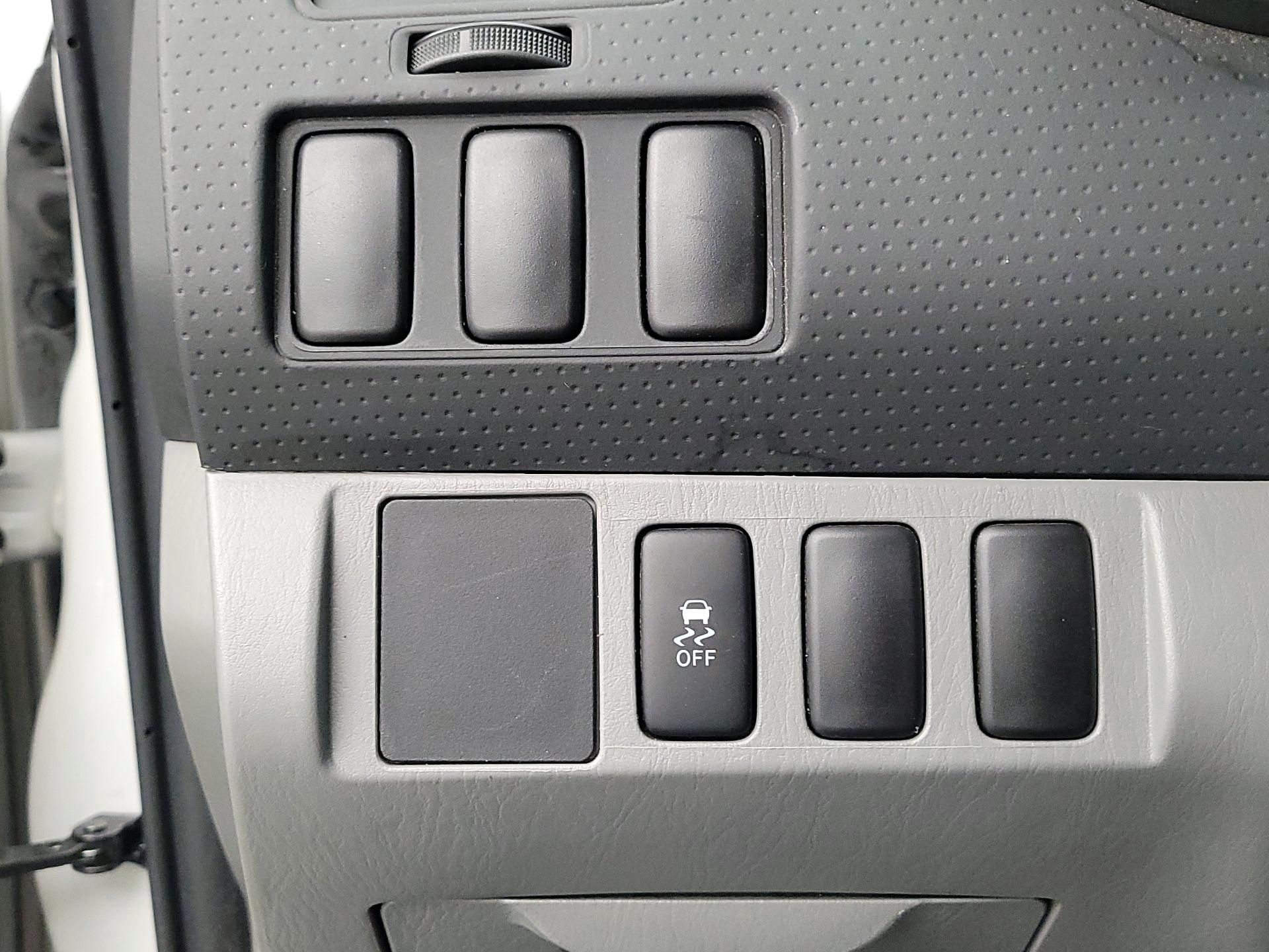 Thumbnail: 2015 Toyota Tacoma - 13