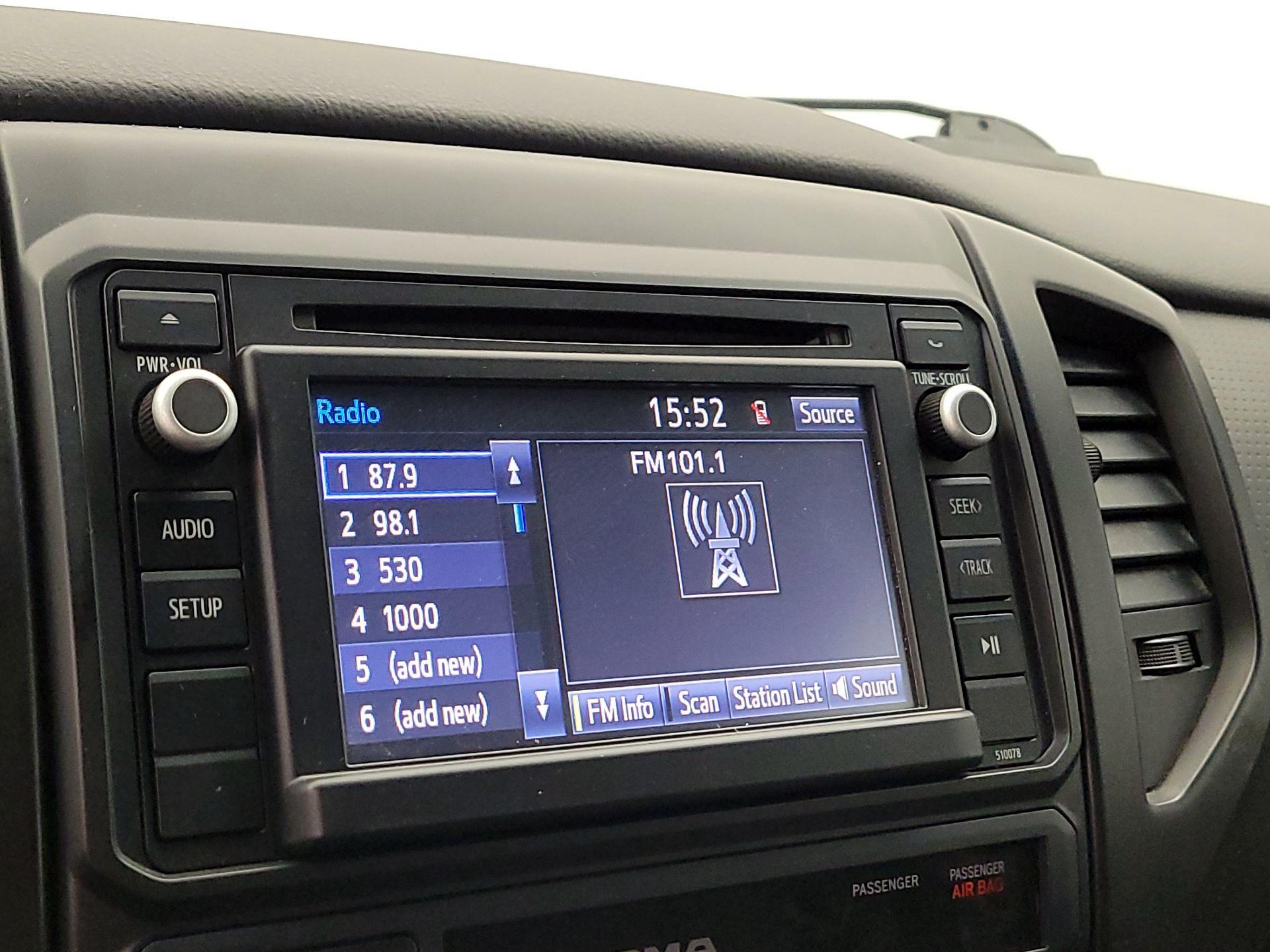 Thumbnail: 2015 Toyota Tacoma - 14