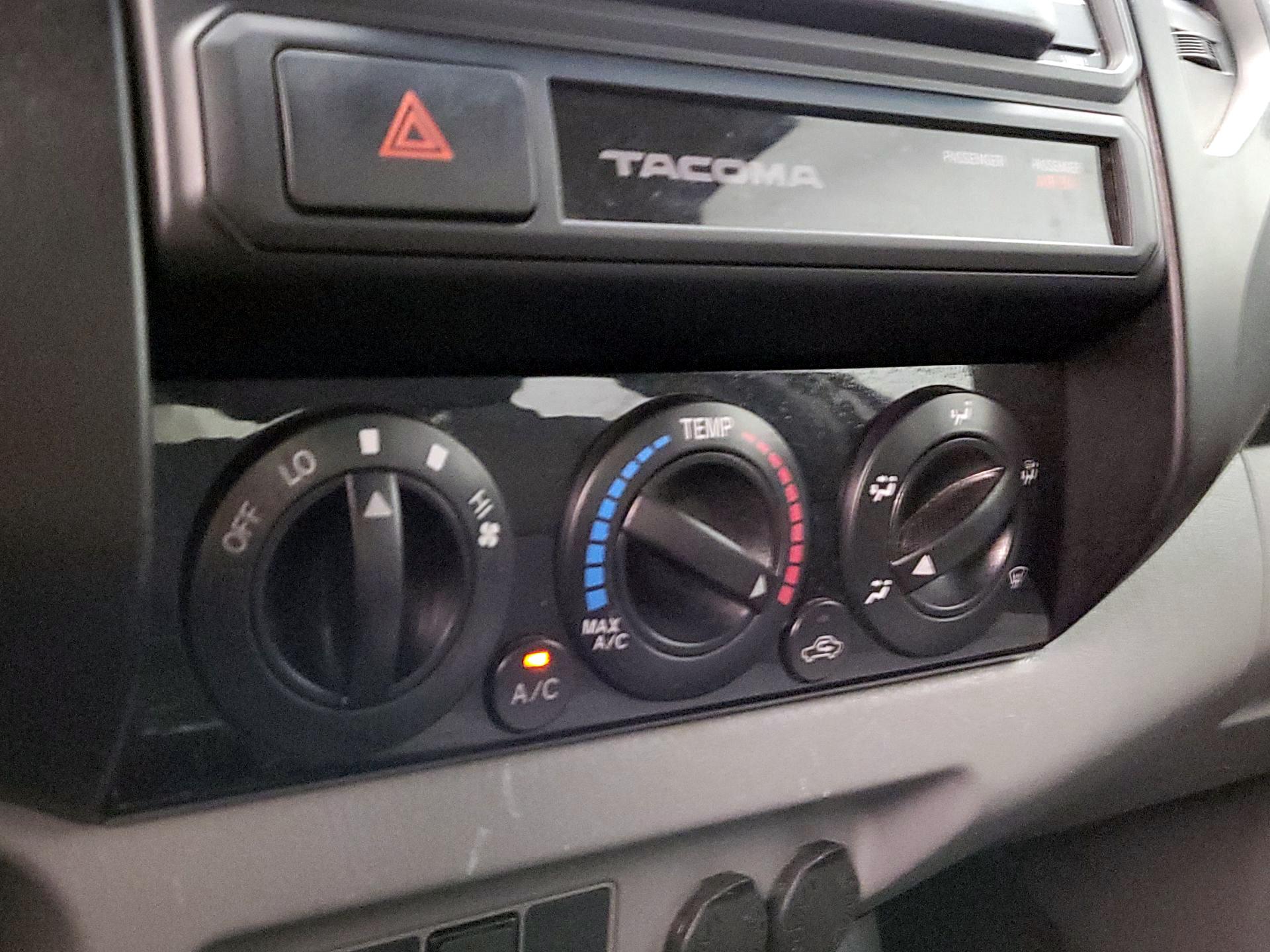 Thumbnail: 2015 Toyota Tacoma - 15