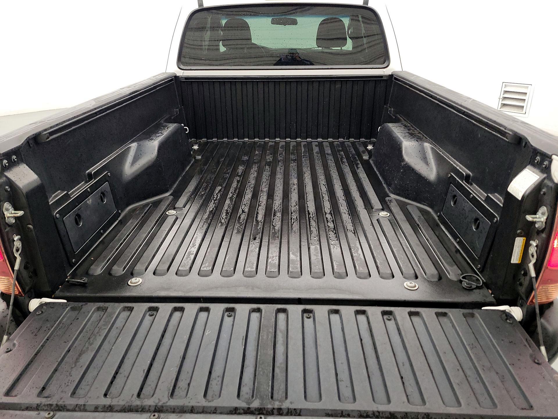 Thumbnail: 2015 Toyota Tacoma - 19