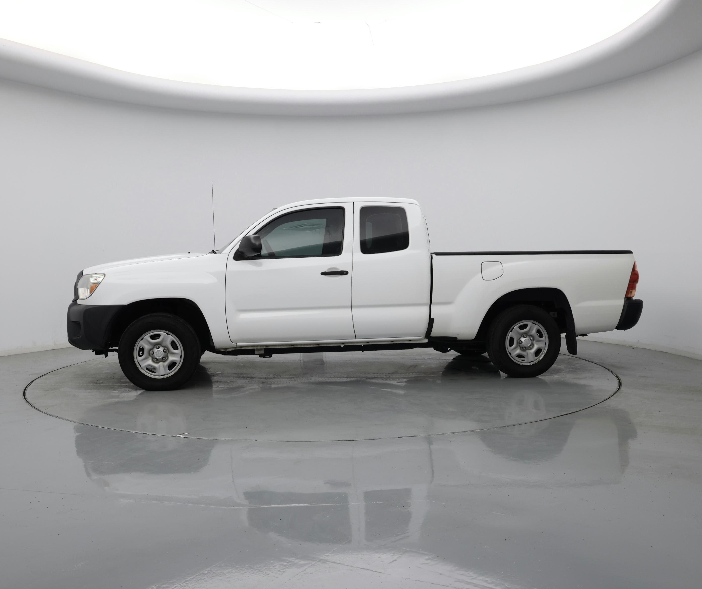 Thumbnail: 2015 Toyota Tacoma - 3