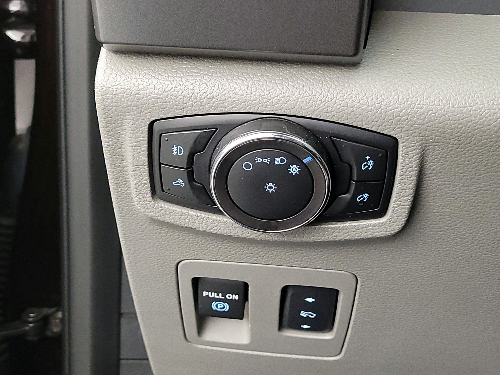 Thumbnail: 2018 Ford F-150 - 13