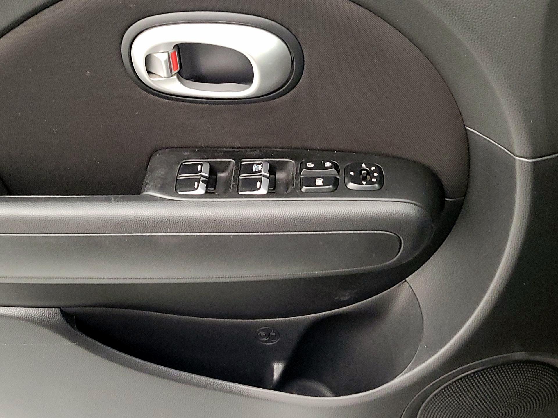 Thumbnail: 2018 Kia Soul - 12