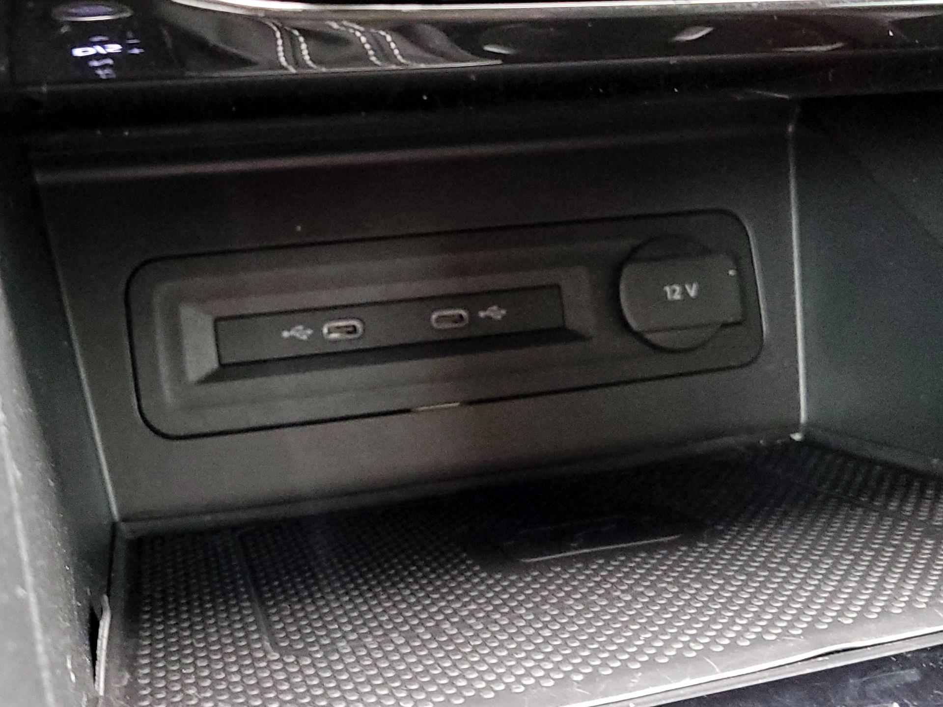 Thumbnail: 2023 Volkswagen Atlas - 18