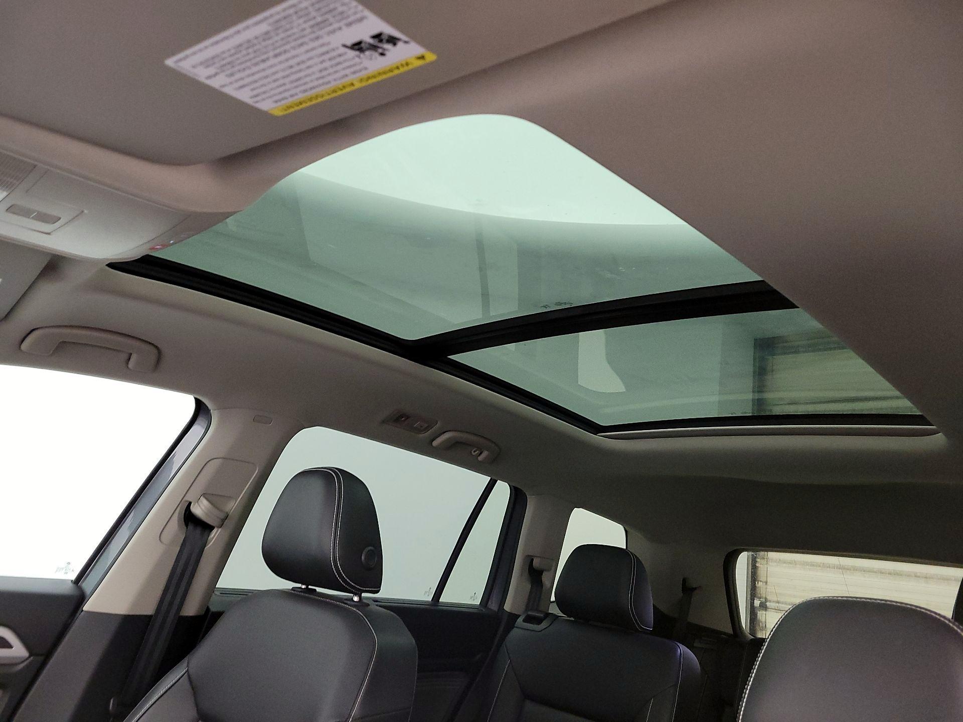 Thumbnail: 2023 Volkswagen Atlas - 19