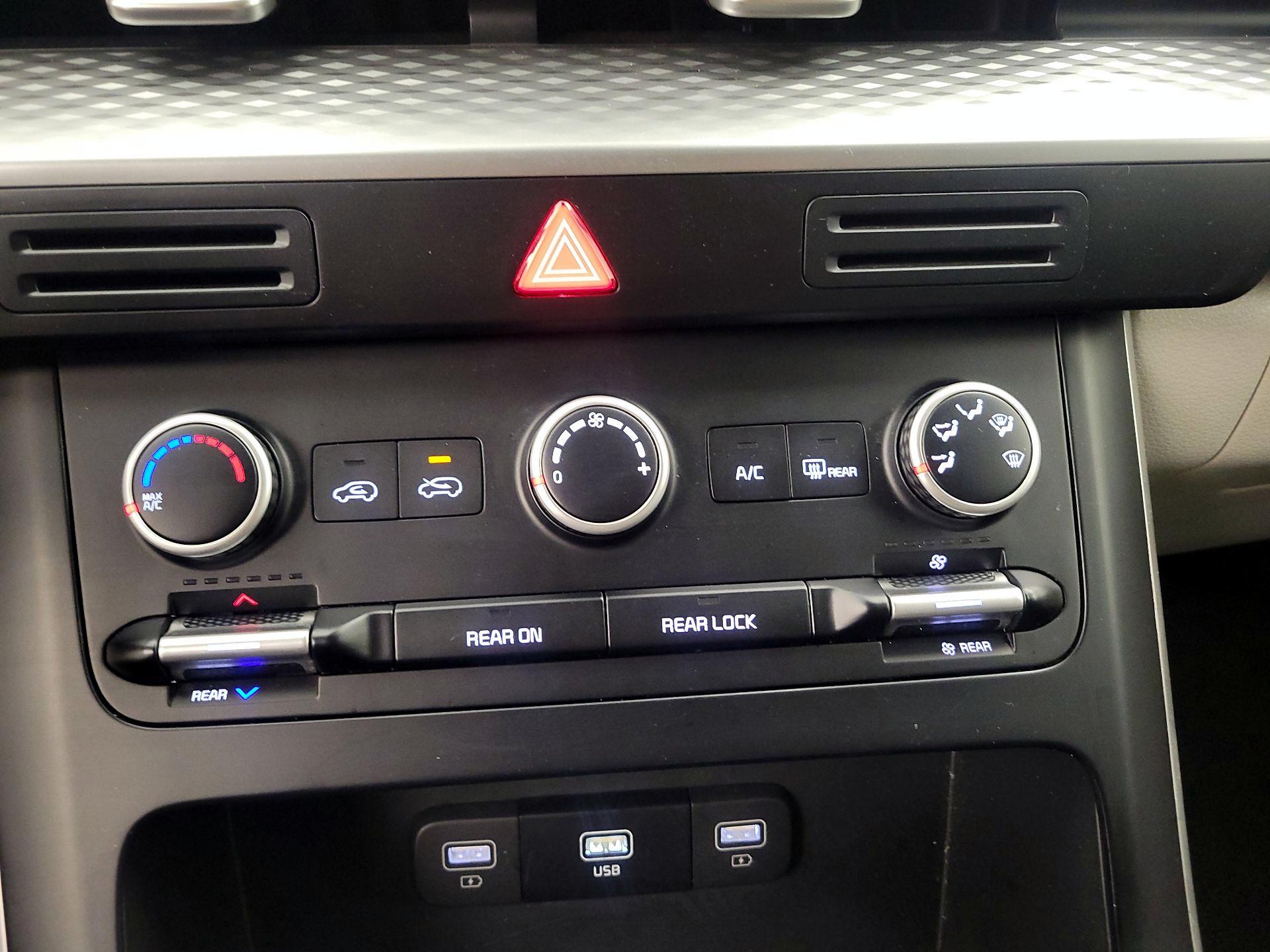 Thumbnail: 2024 Kia Carnival - 16