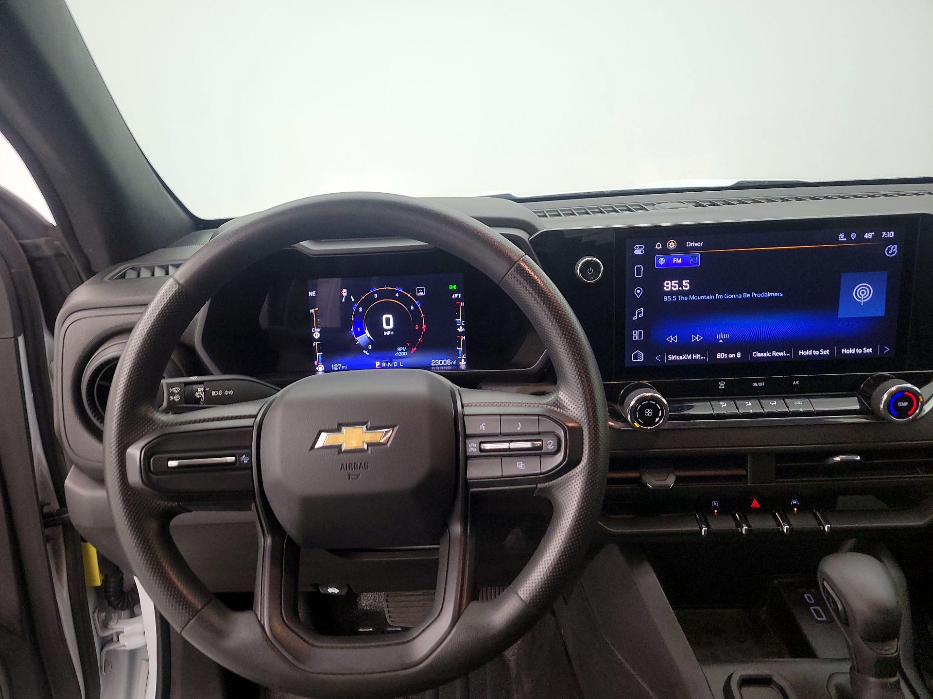 Thumbnail: 2023 Chevrolet Colorado - 10