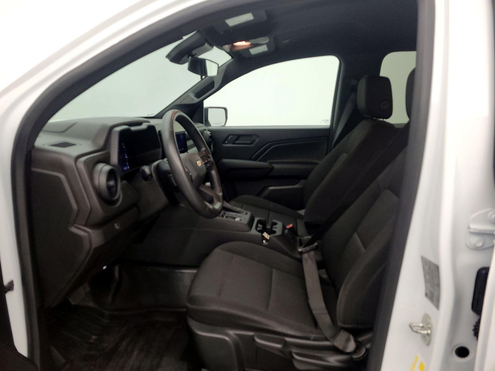 Thumbnail: 2023 Chevrolet Colorado - 11