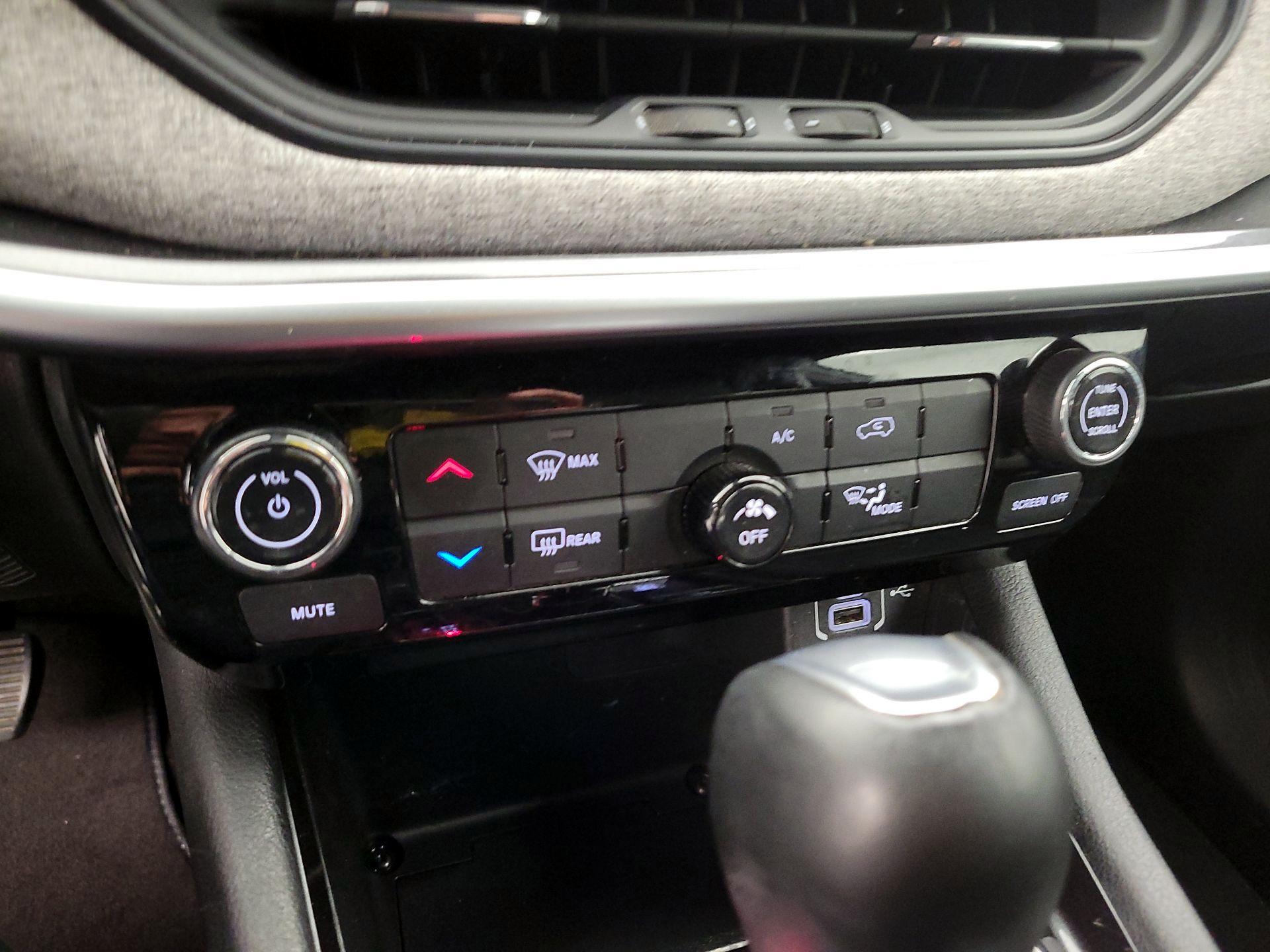 Thumbnail: 2024 Jeep Compass - 16