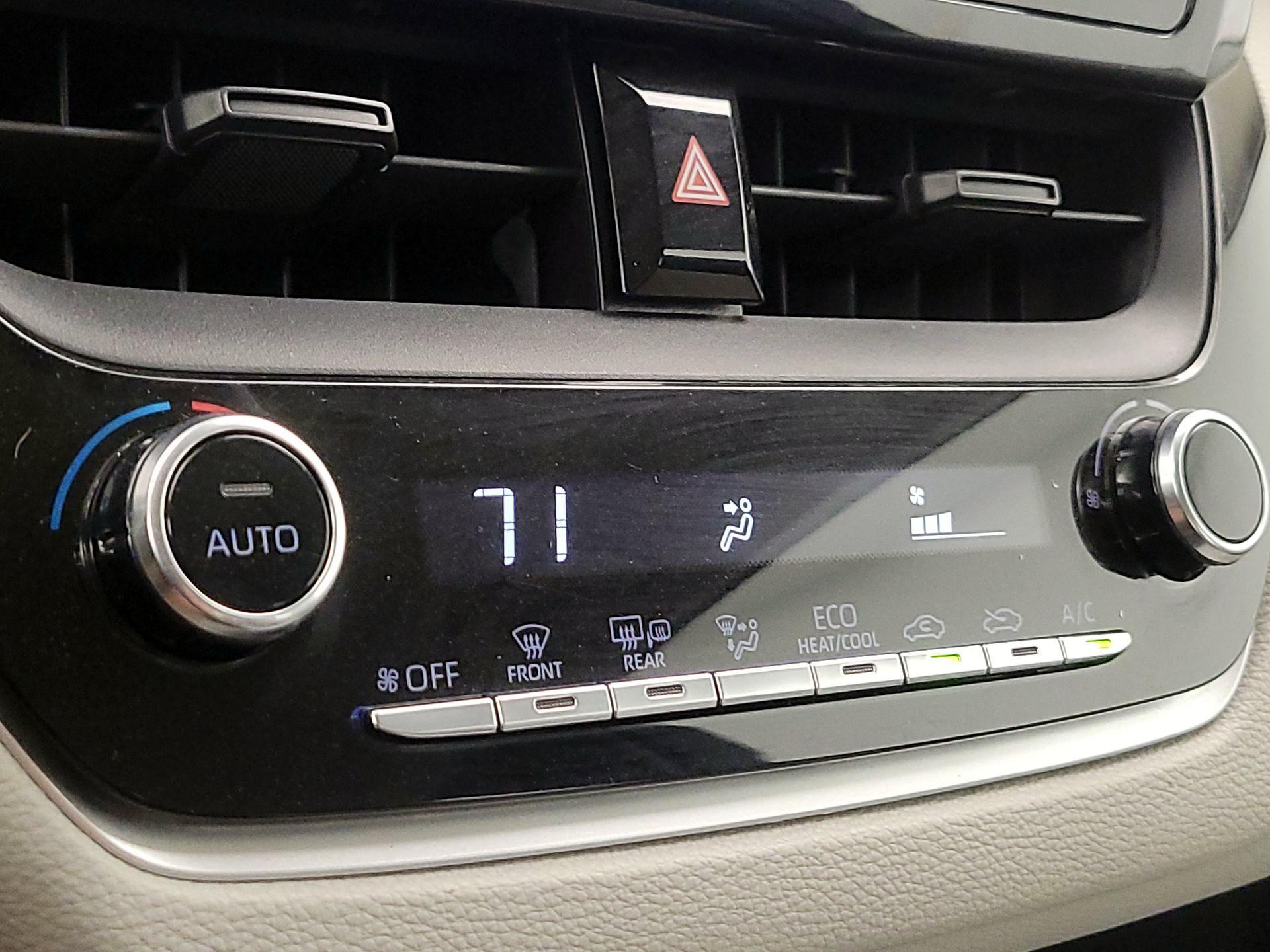 Thumbnail: 2021 Toyota Corolla - 17