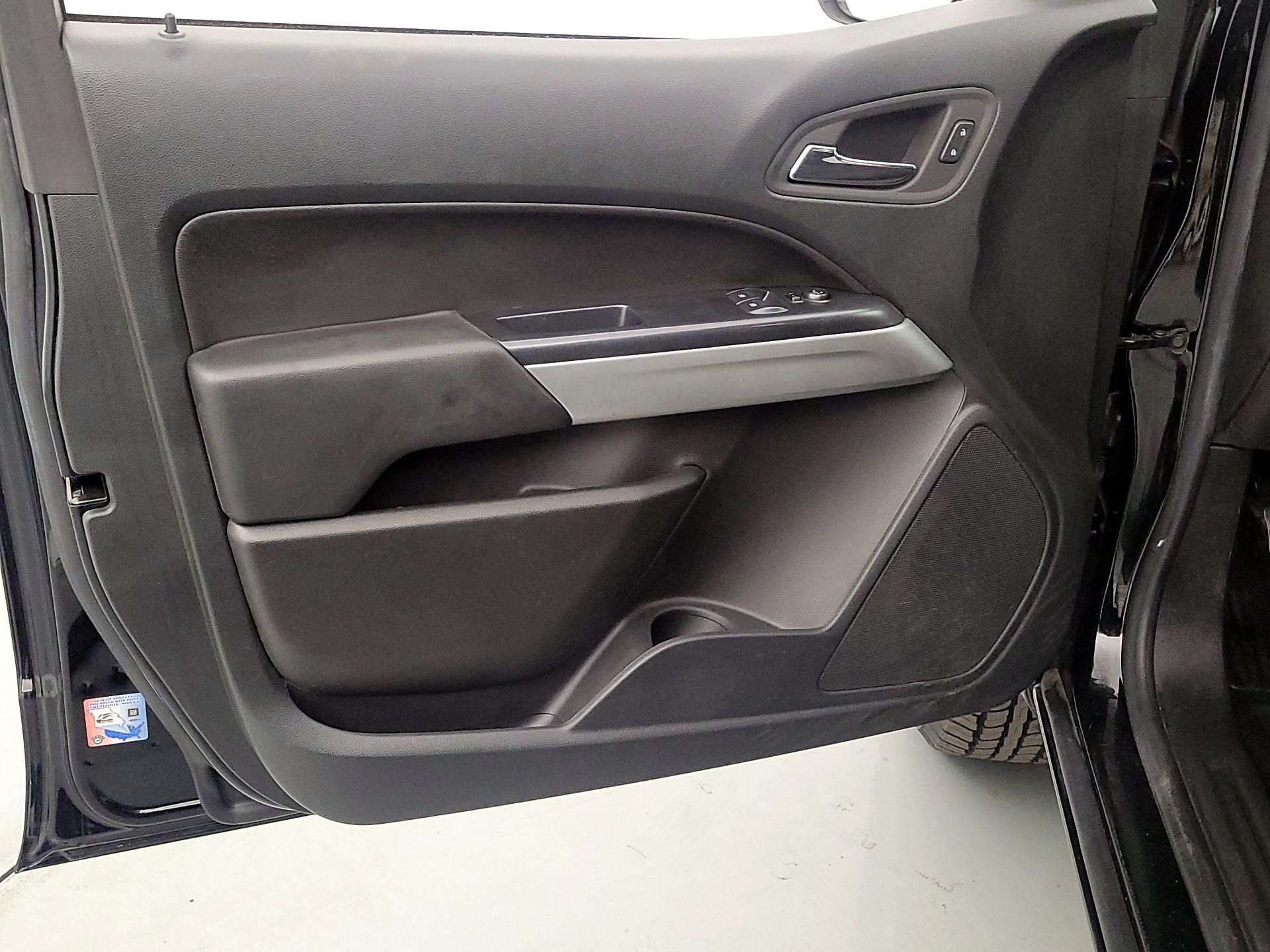 Thumbnail: 2022 Chevrolet Colorado - 12