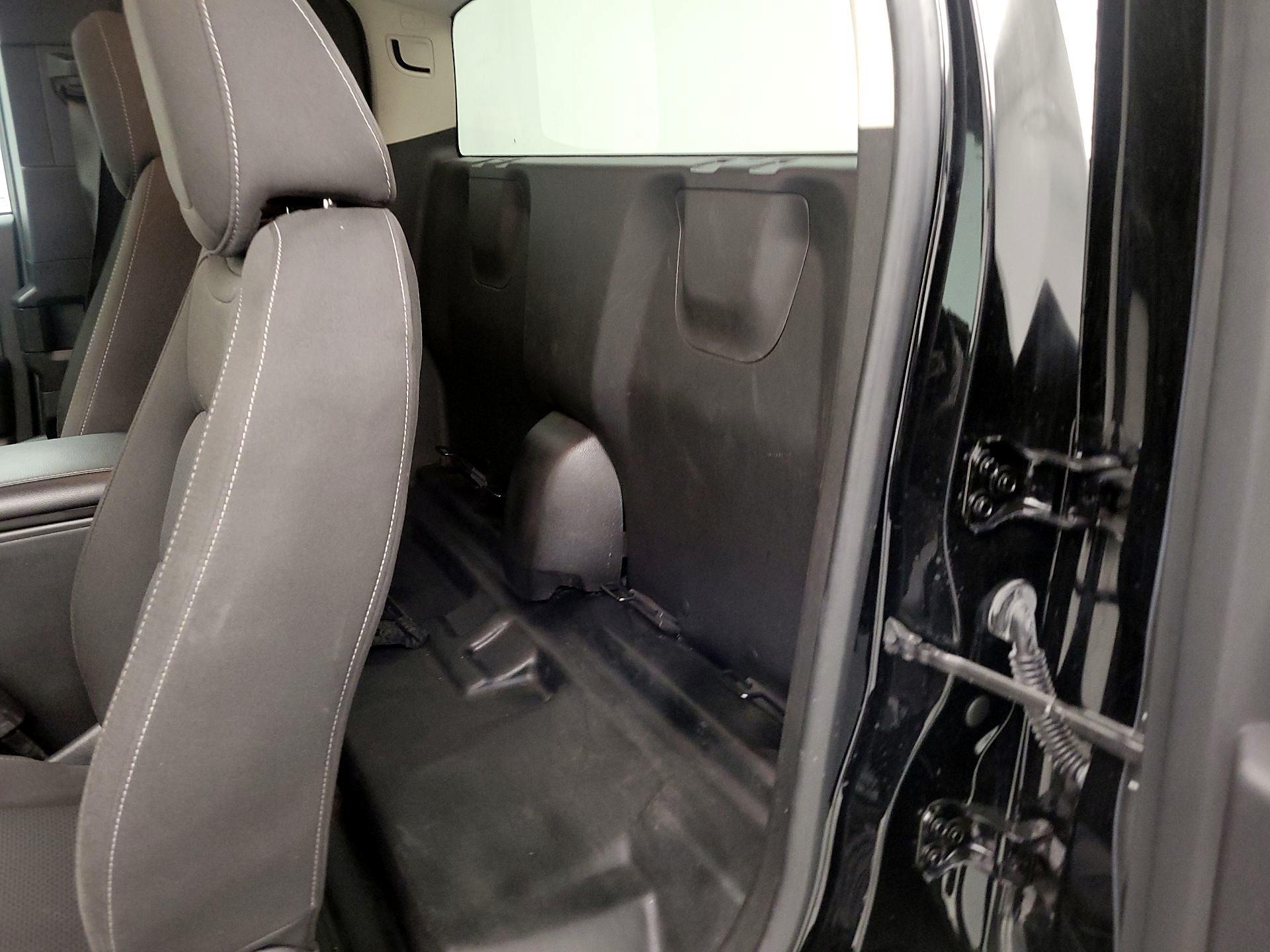 Thumbnail: 2022 Chevrolet Colorado - 19