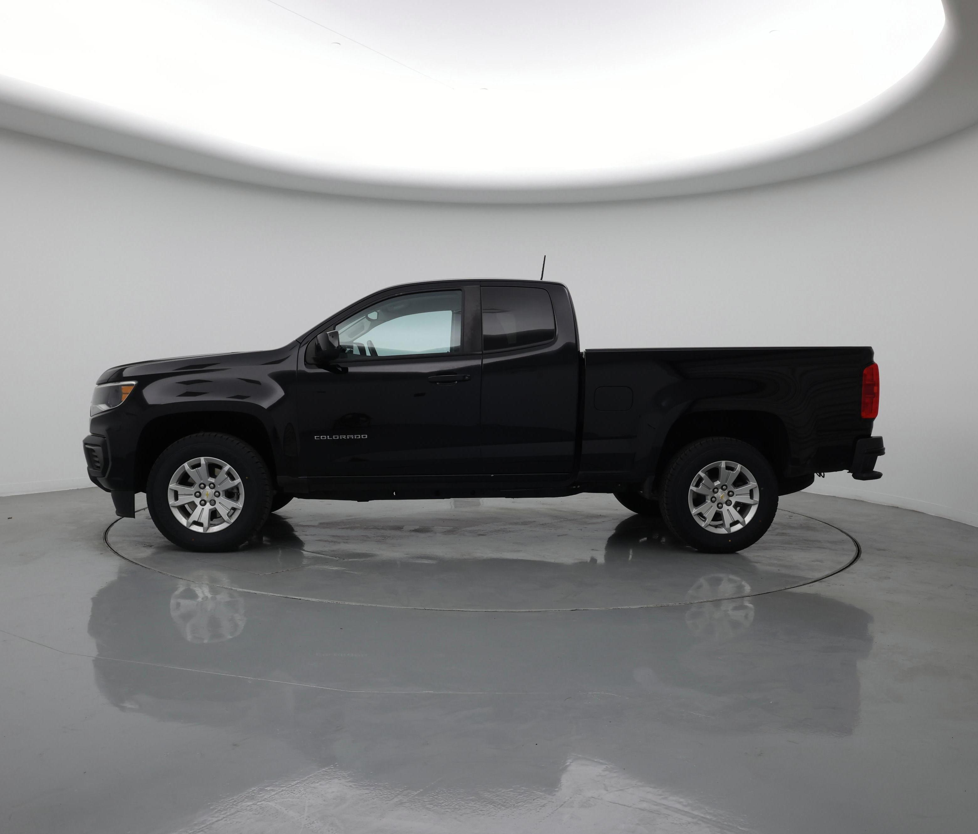 Thumbnail: 2022 Chevrolet Colorado - 3