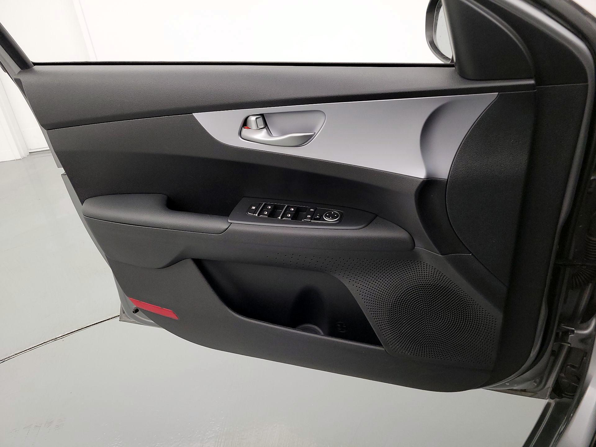 Thumbnail: 2024 Kia Forte - 12