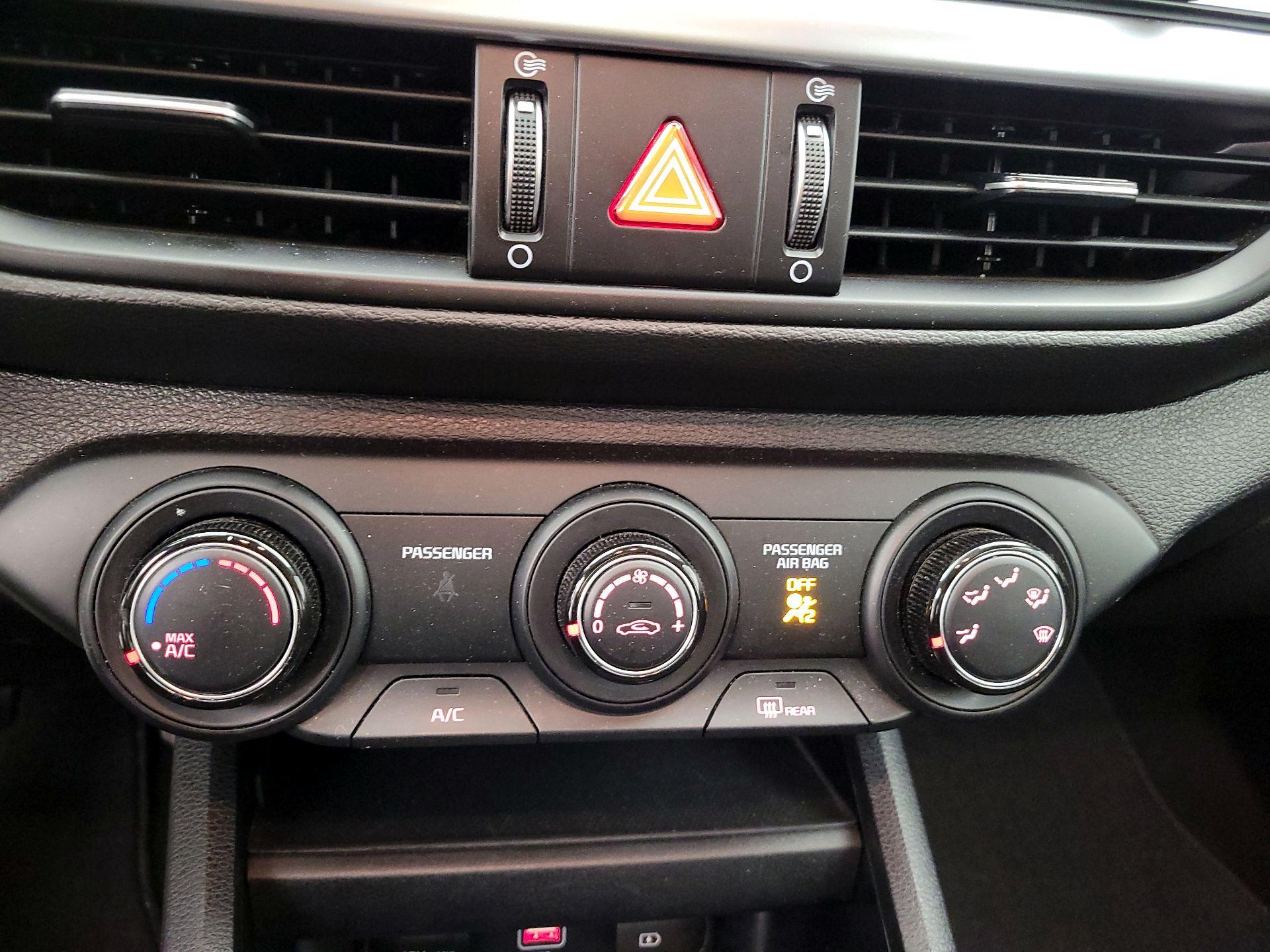 Thumbnail: 2024 Kia Forte - 16