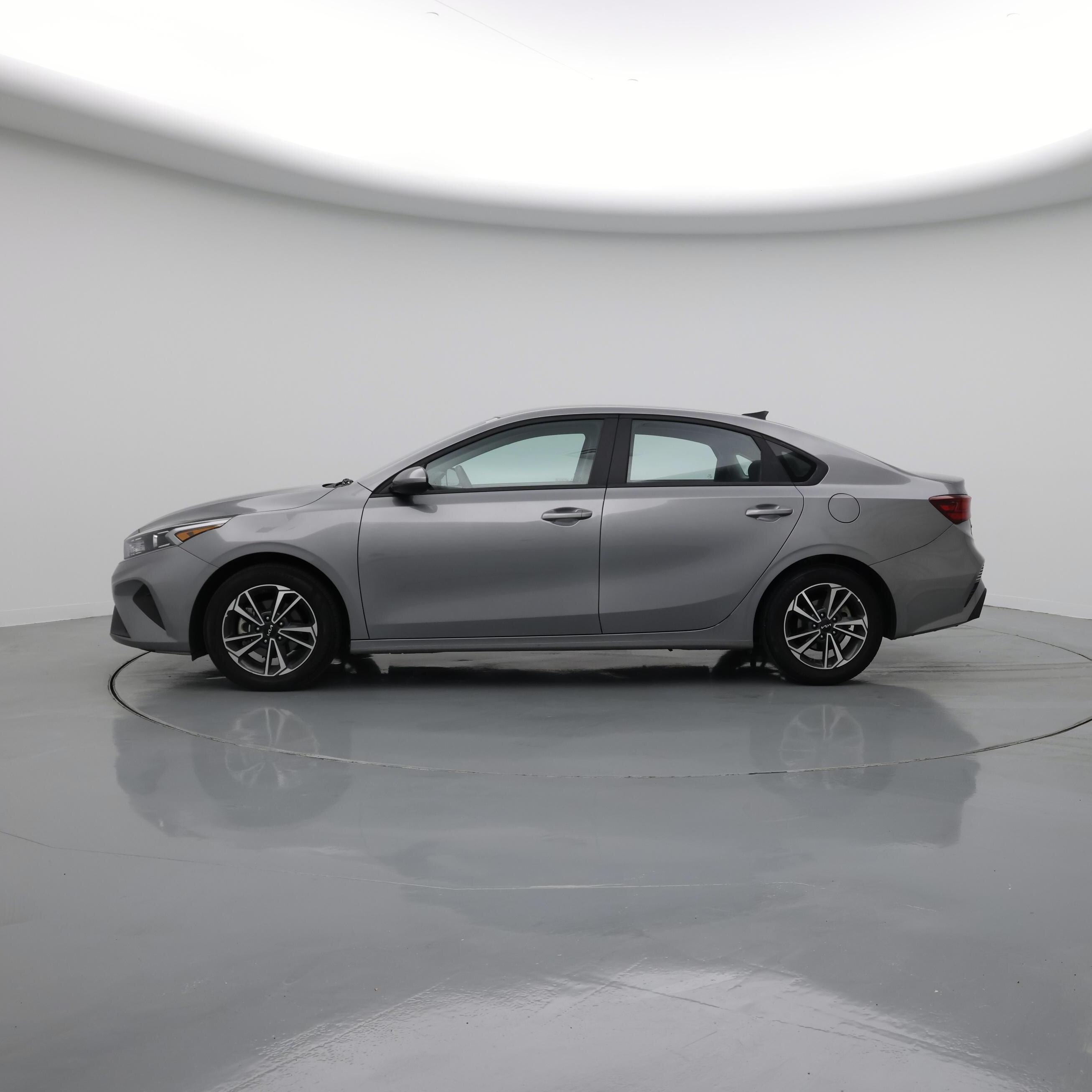 Thumbnail: 2024 Kia Forte - 3