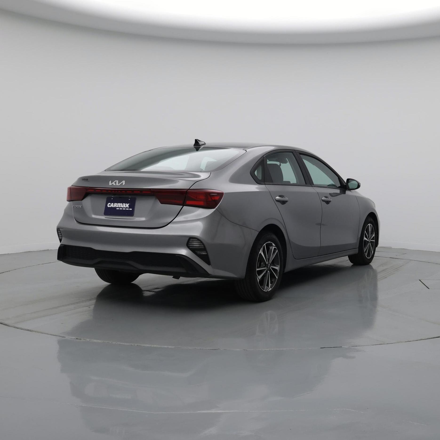 Thumbnail: 2024 Kia Forte - 8