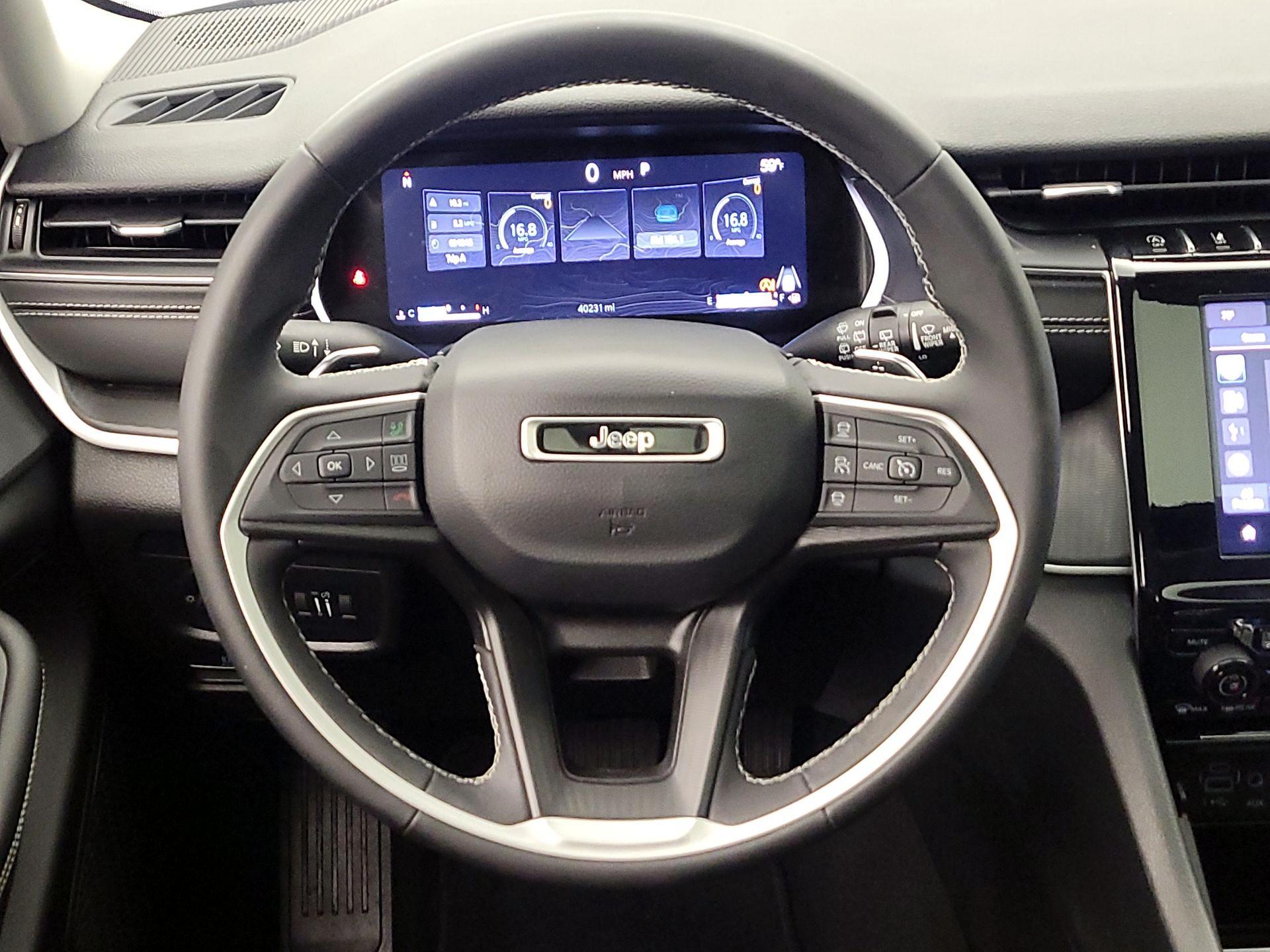 Thumbnail: 2023 Jeep Grand Cherokee - 10