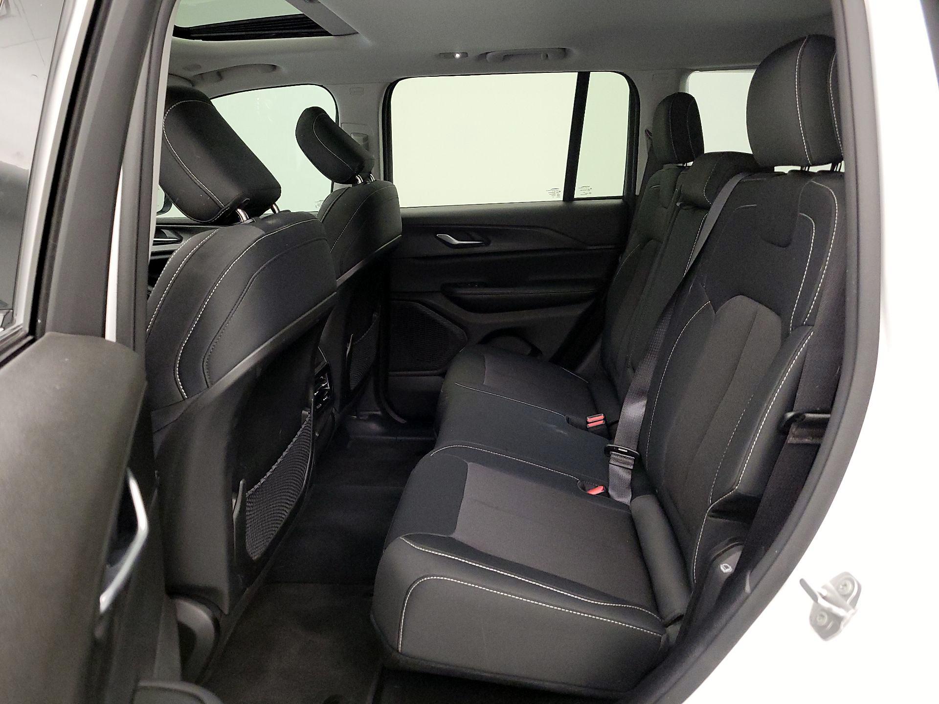 Thumbnail: 2023 Jeep Grand Cherokee - 20