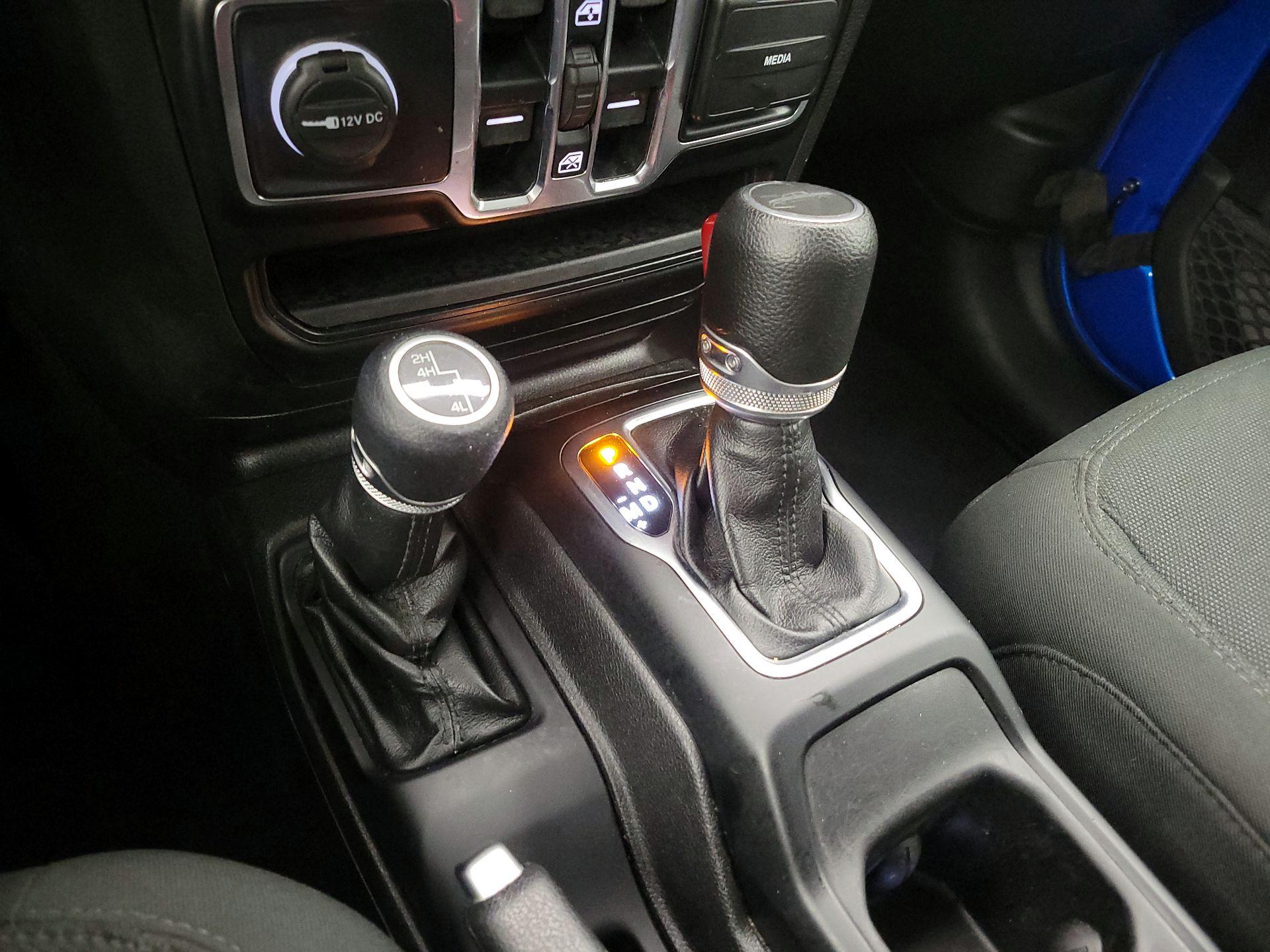 Thumbnail: 2022 Jeep Gladiator - 17