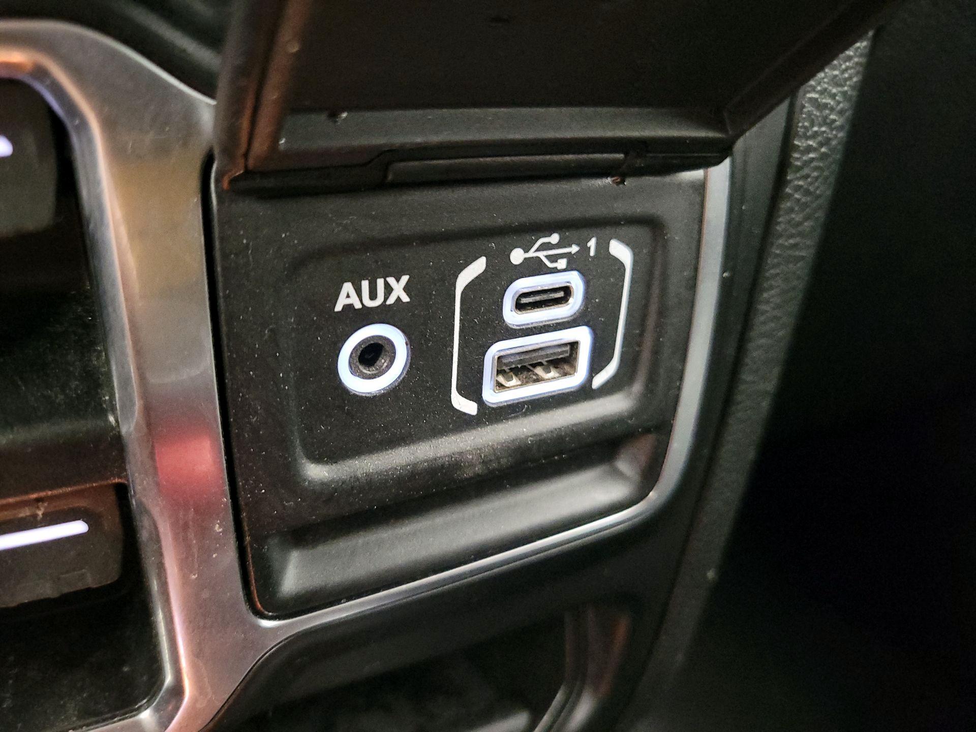 Thumbnail: 2022 Jeep Gladiator - 18