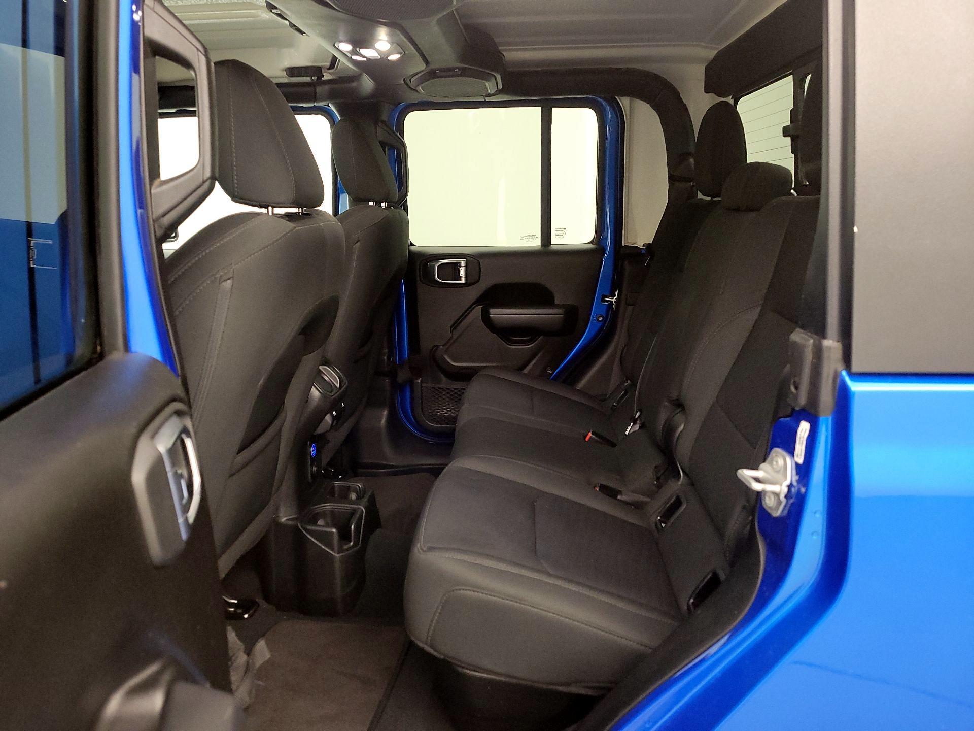 Thumbnail: 2022 Jeep Gladiator - 19