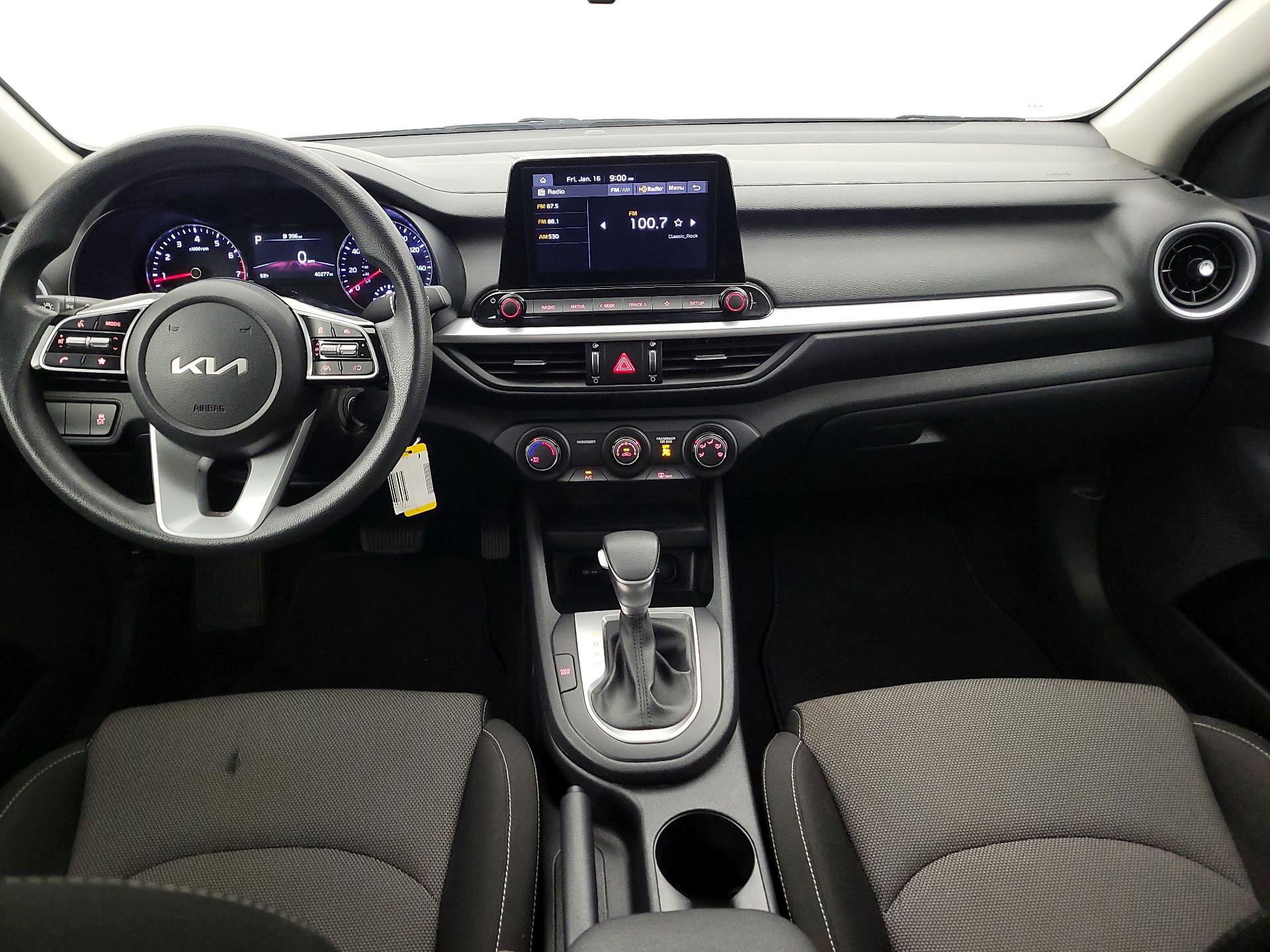 Thumbnail: 2024 Kia Forte - 9