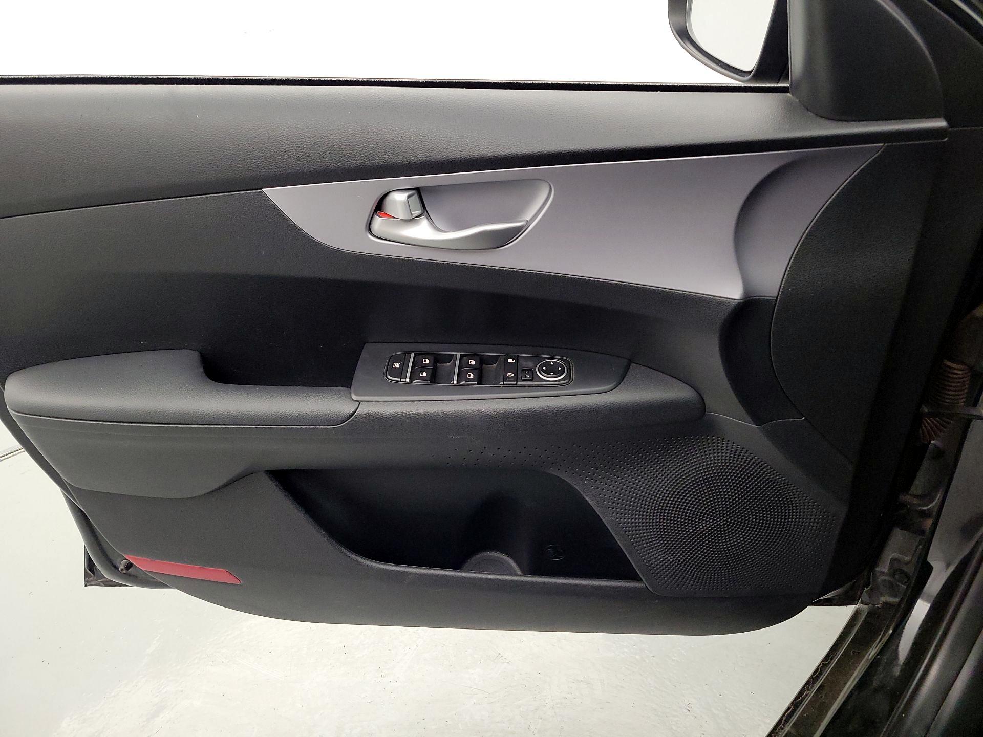 Thumbnail: 2024 Kia Forte - 12