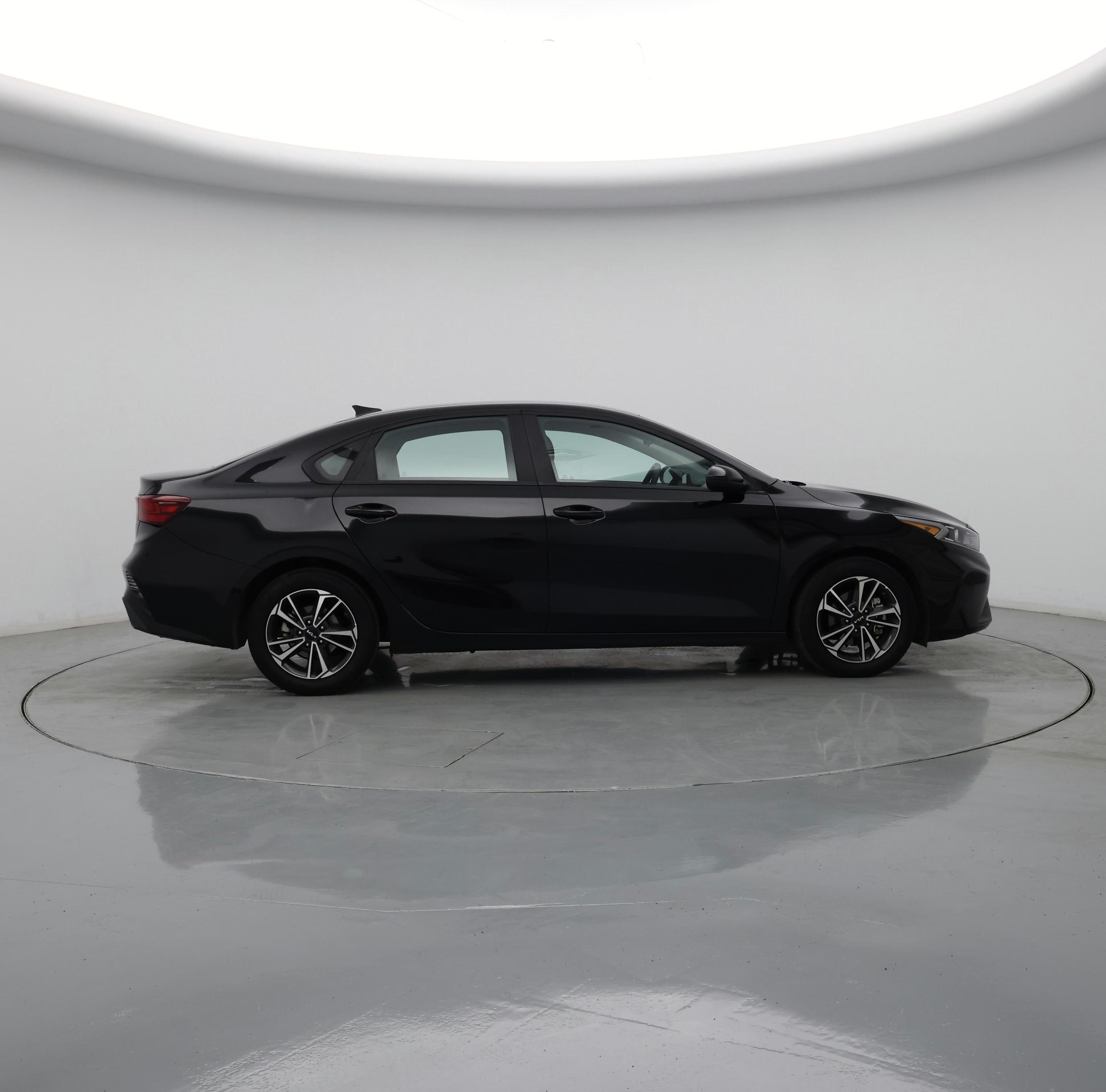 Thumbnail: 2024 Kia Forte - 7