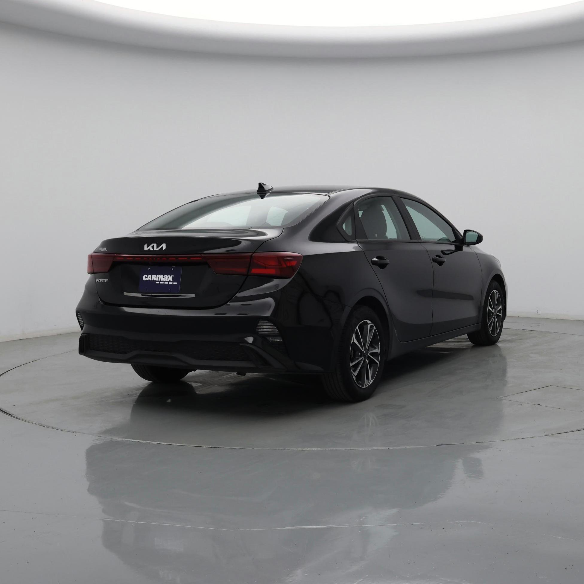 Thumbnail: 2024 Kia Forte - 8