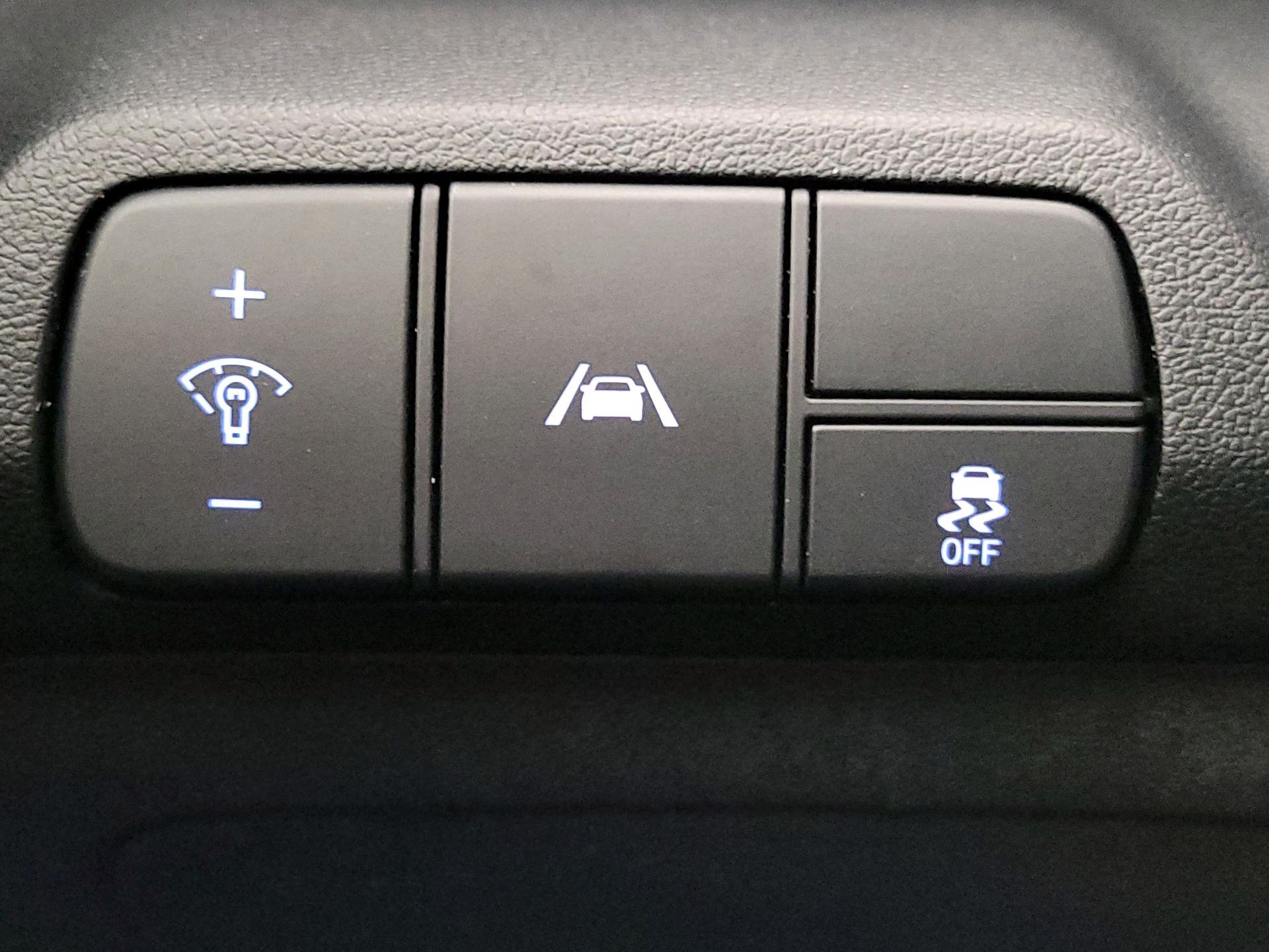 Thumbnail: 2021 Hyundai Elantra - 13