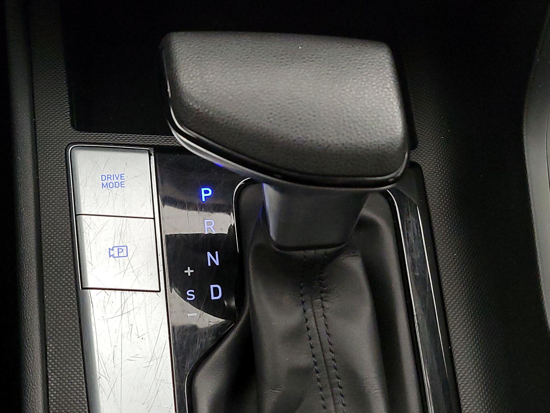 Thumbnail: 2021 Hyundai Elantra - 17