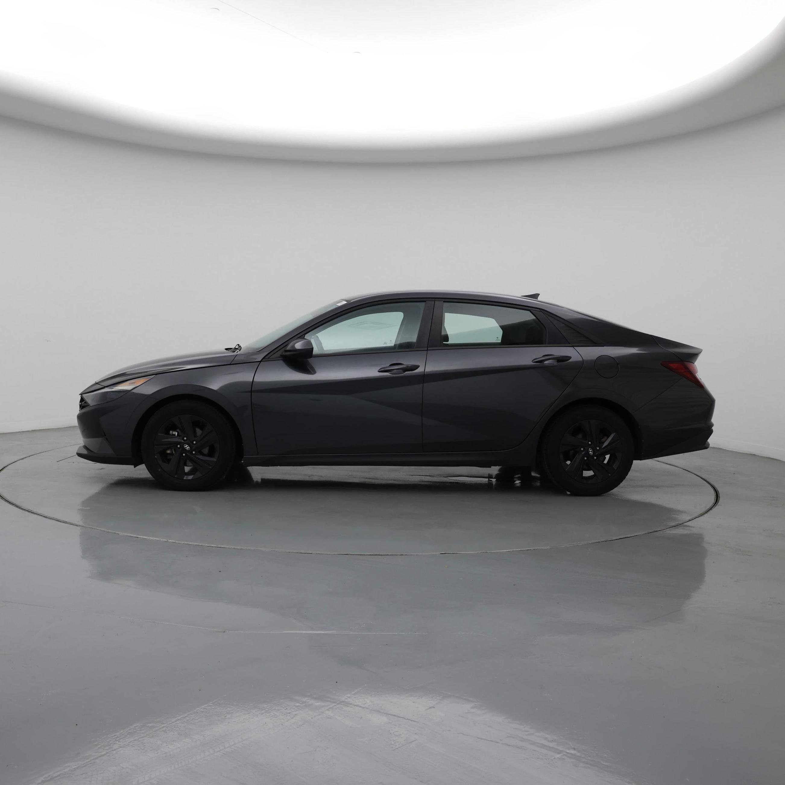 Thumbnail: 2021 Hyundai Elantra - 3