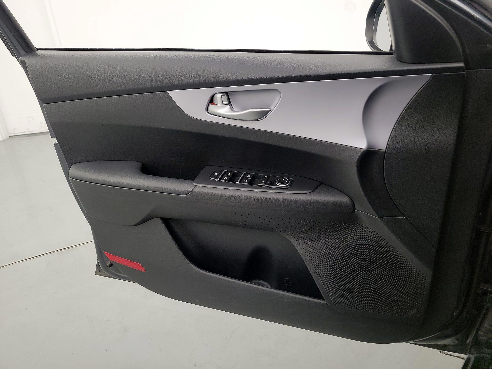 Thumbnail: 2024 Kia Forte - 12