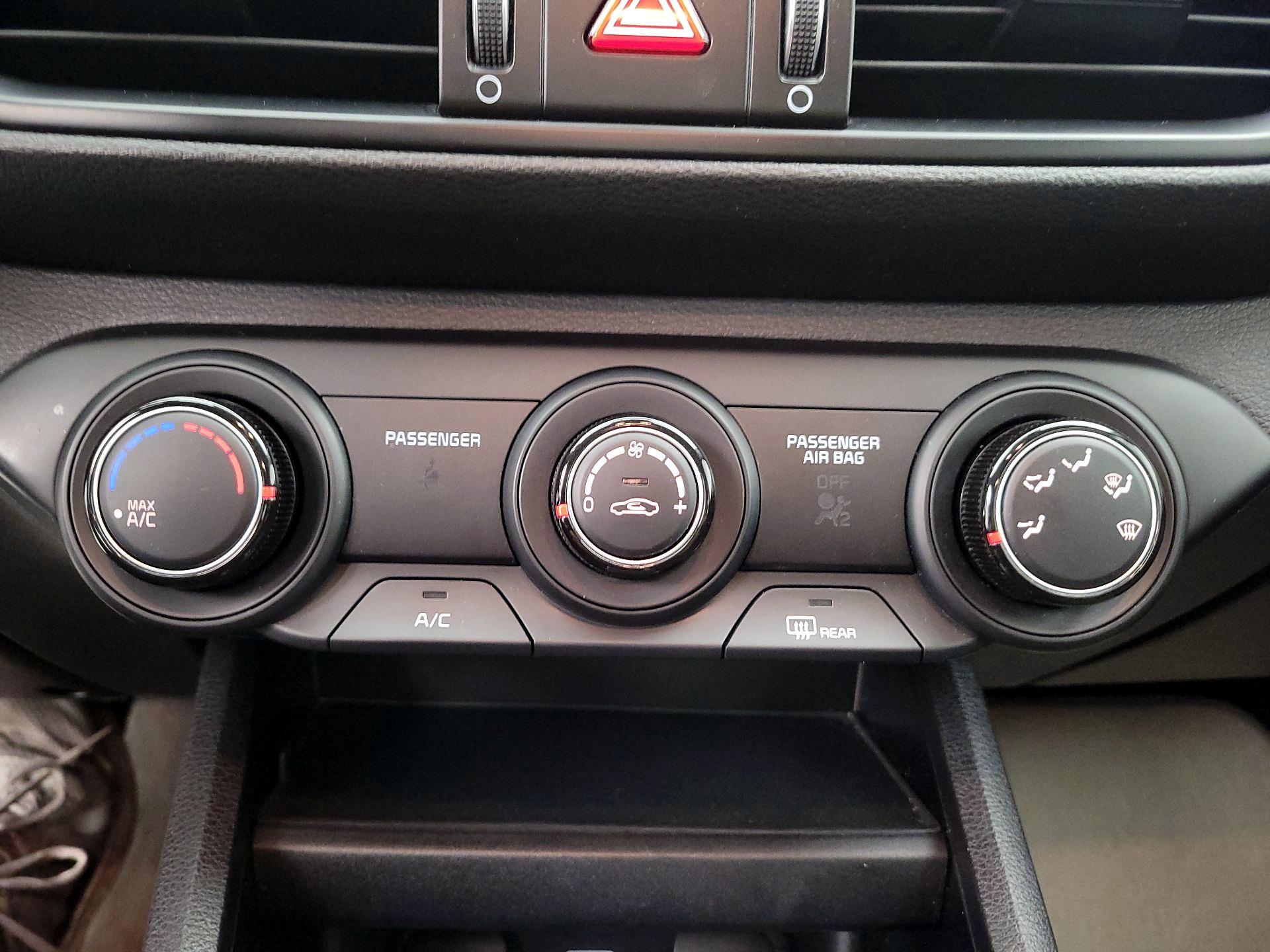 Thumbnail: 2024 Kia Forte - 16