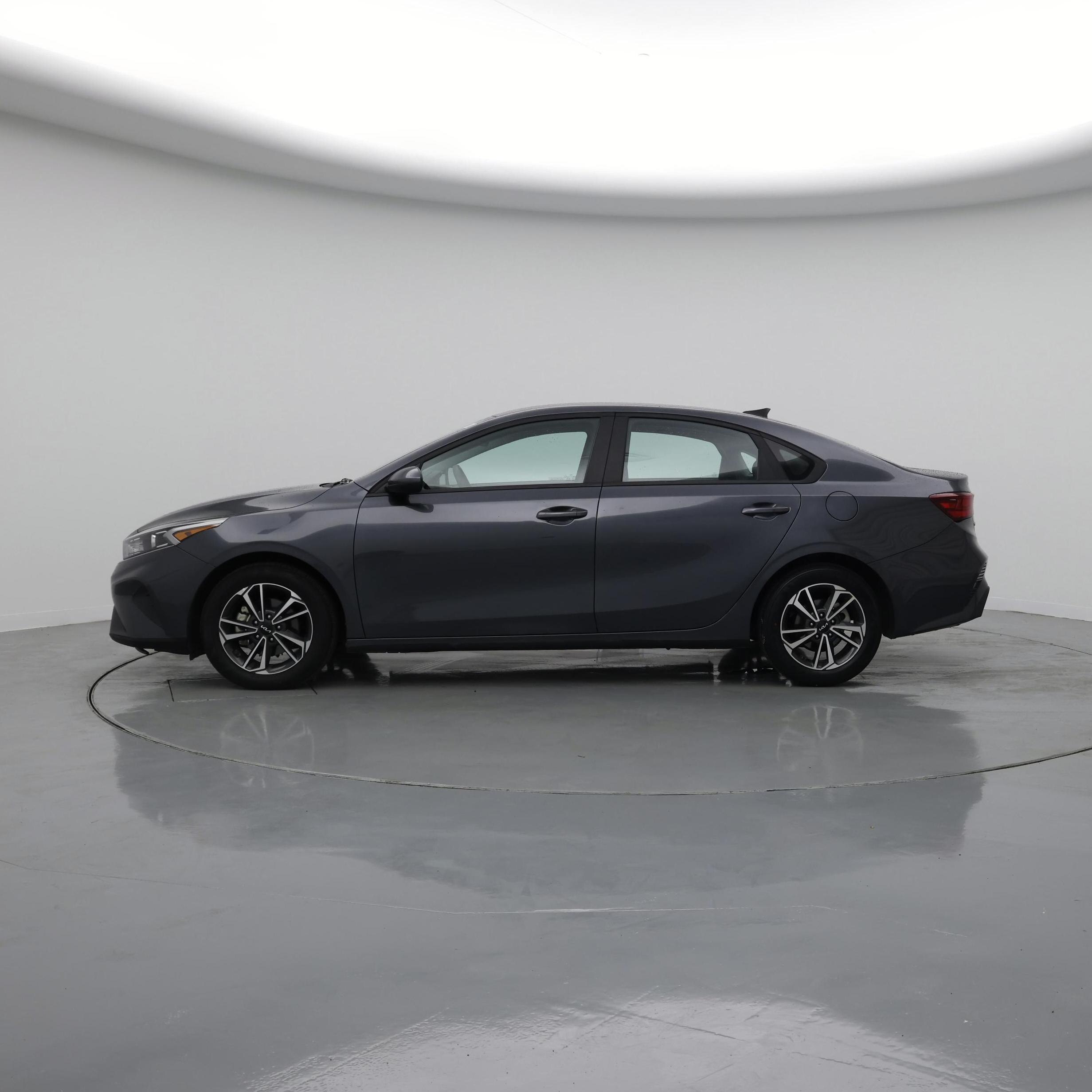 Thumbnail: 2024 Kia Forte - 3