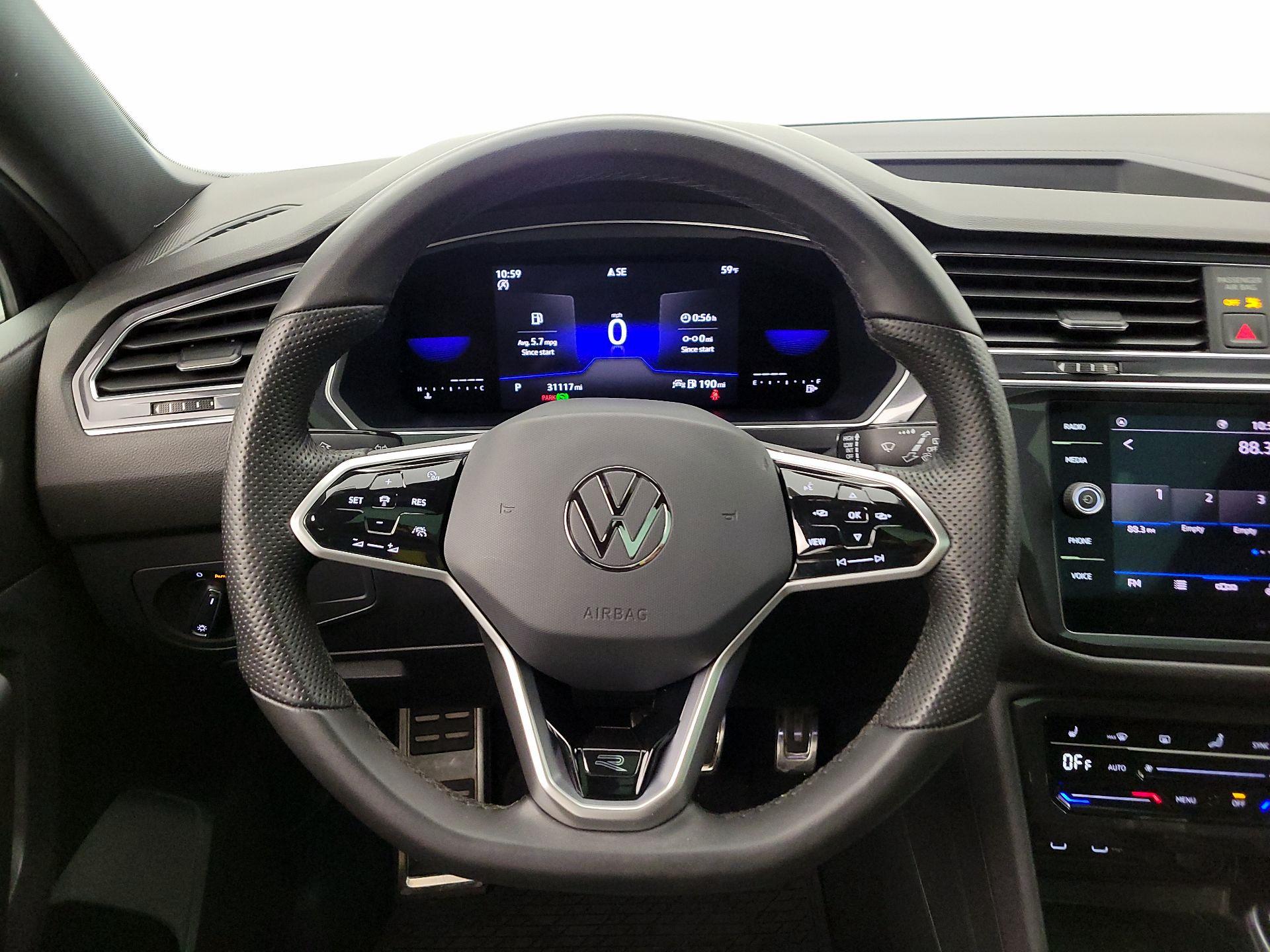 Thumbnail: 2022 Volkswagen Tiguan - 10