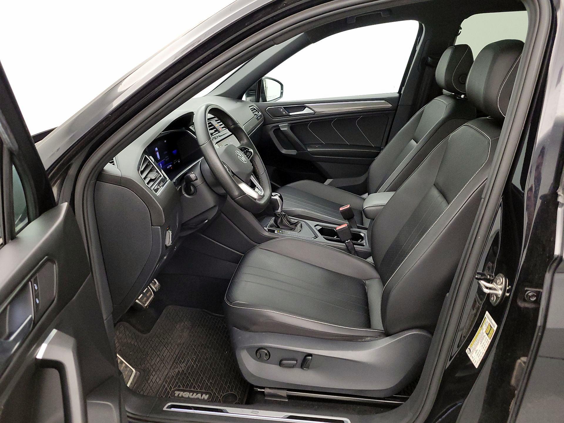 Thumbnail: 2022 Volkswagen Tiguan - 11