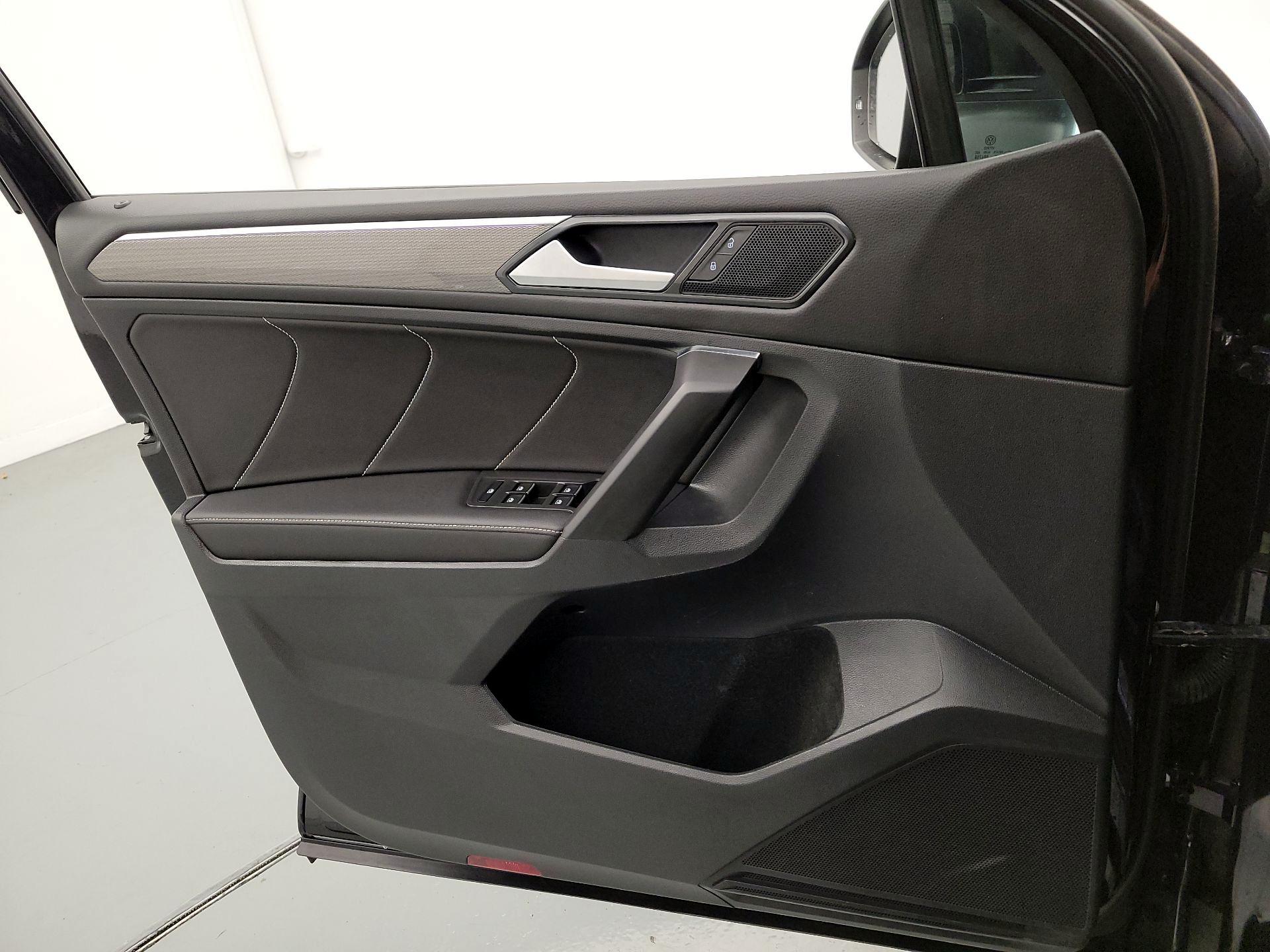 Thumbnail: 2022 Volkswagen Tiguan - 12